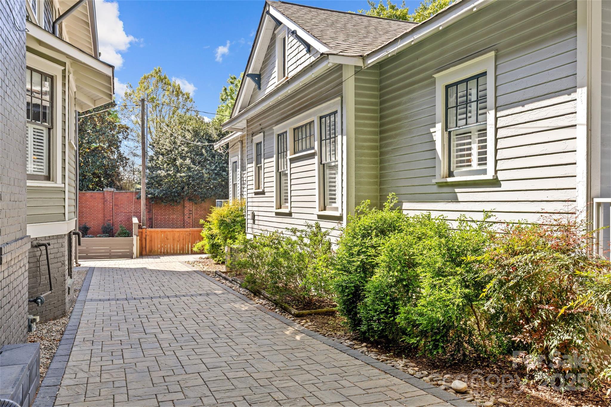 806 Sunnyside Avenue