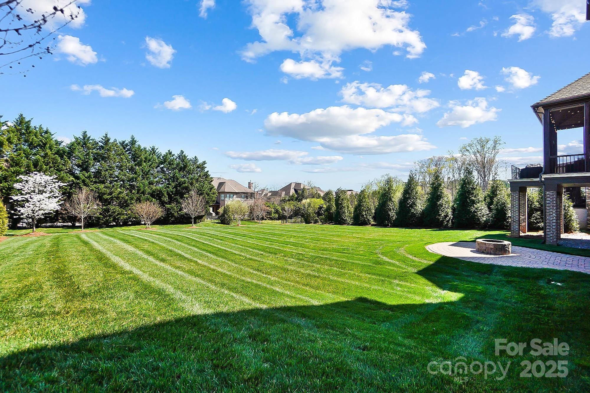 1311 Sunnys Halo Lane