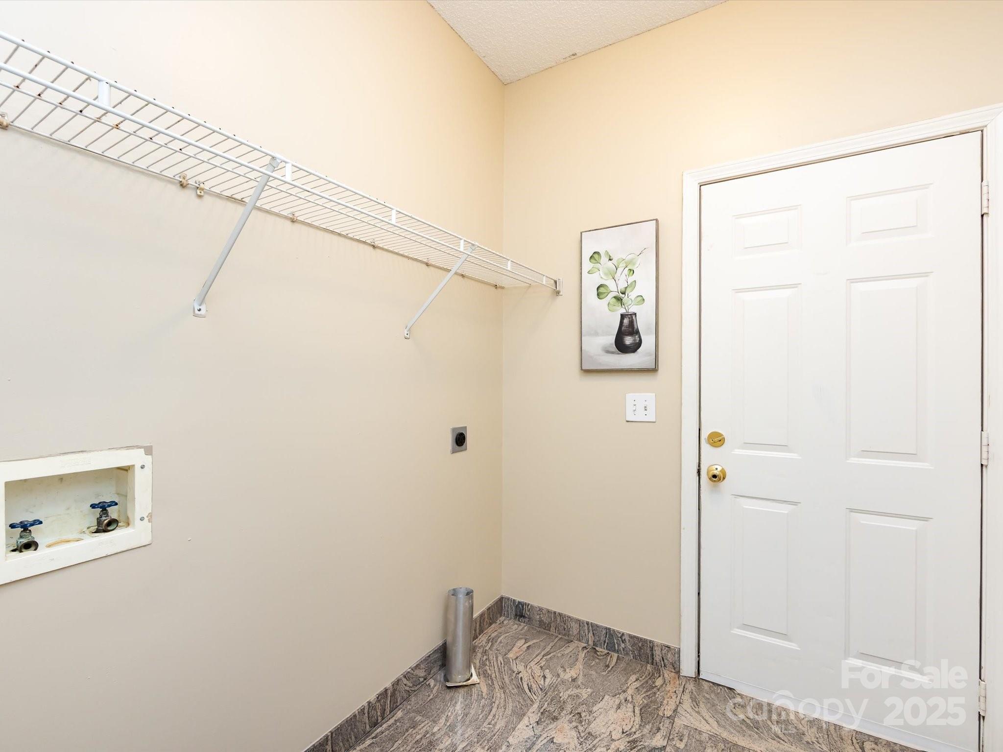 5621 Landale Court