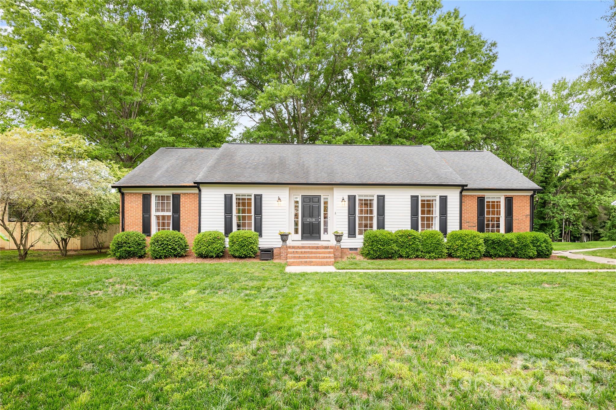 6718 Summerlin Place