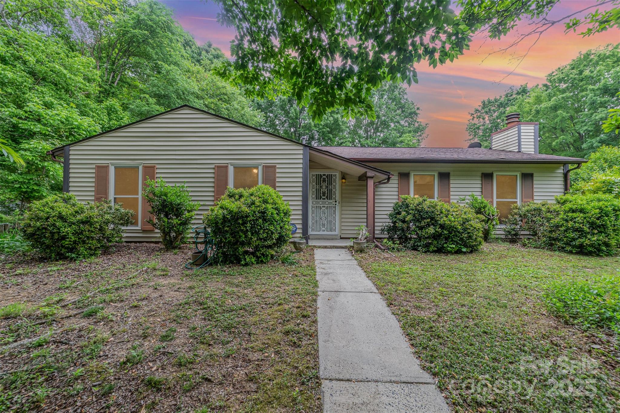 6443 Round Hill Road