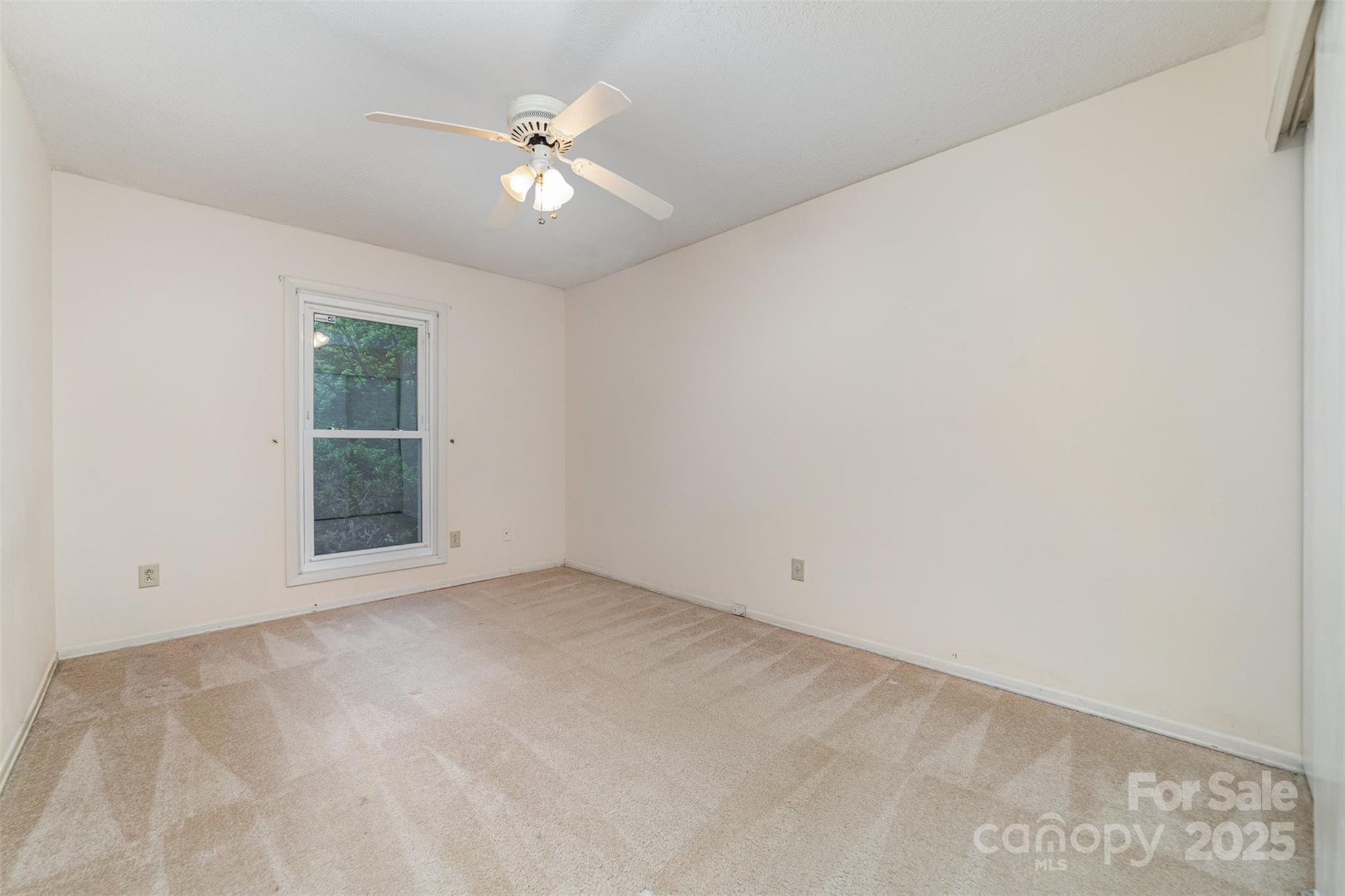 6443 Round Hill Road