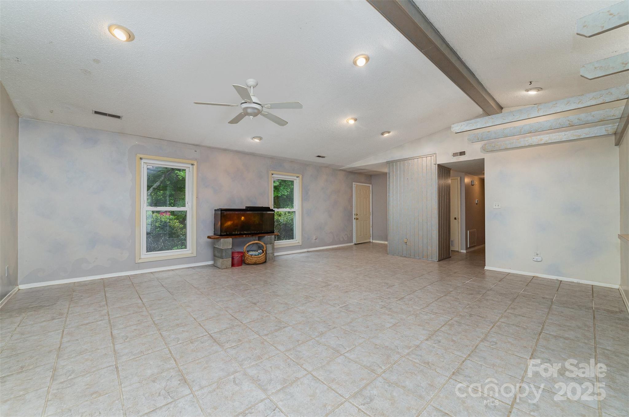 6443 Round Hill Road