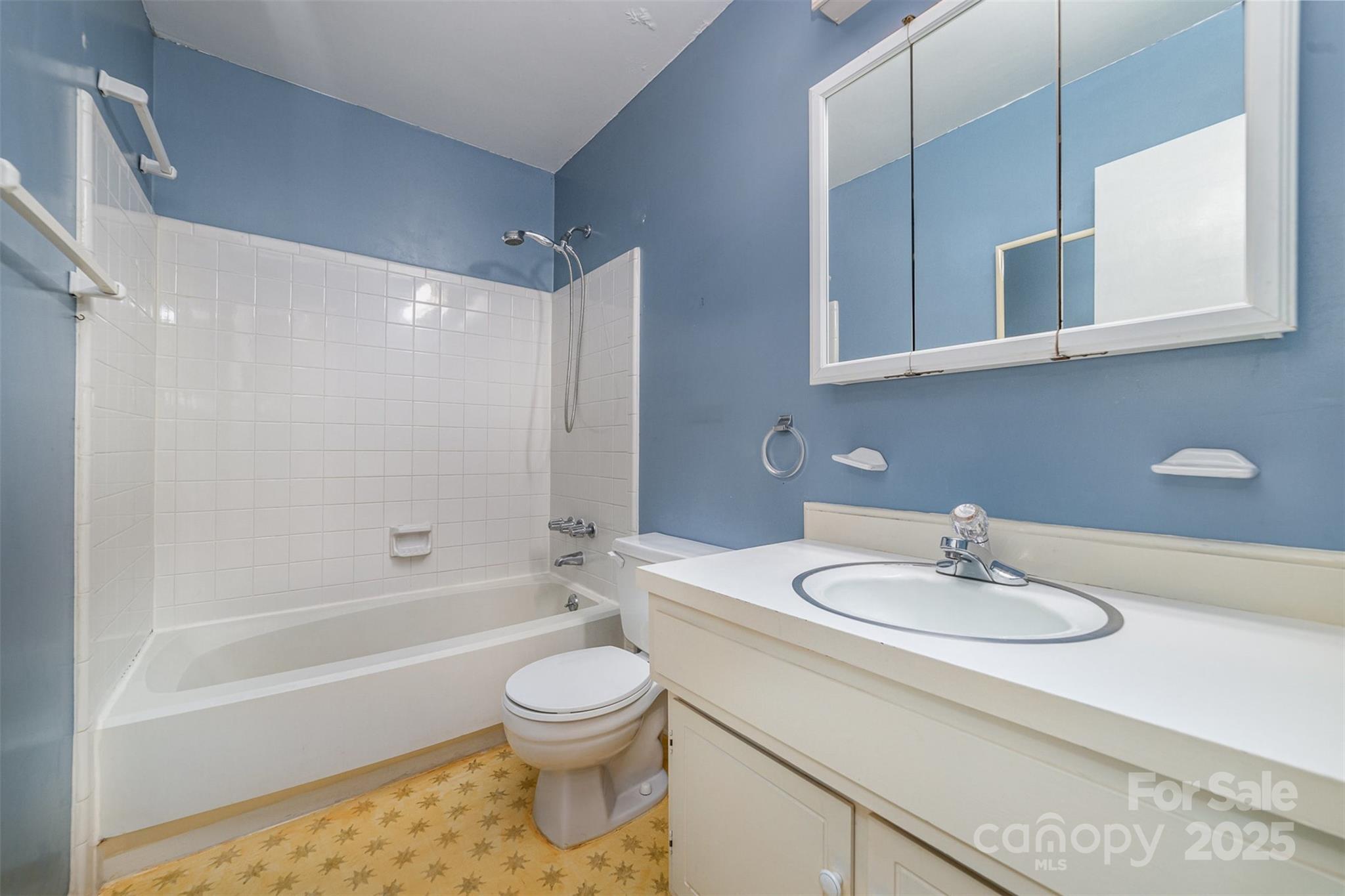 6443 Round Hill Road