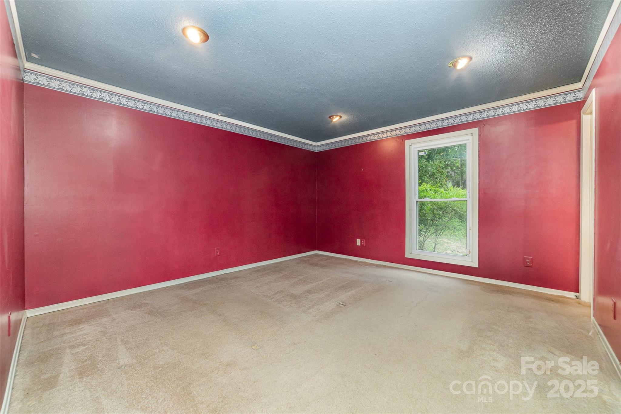 6443 Round Hill Road