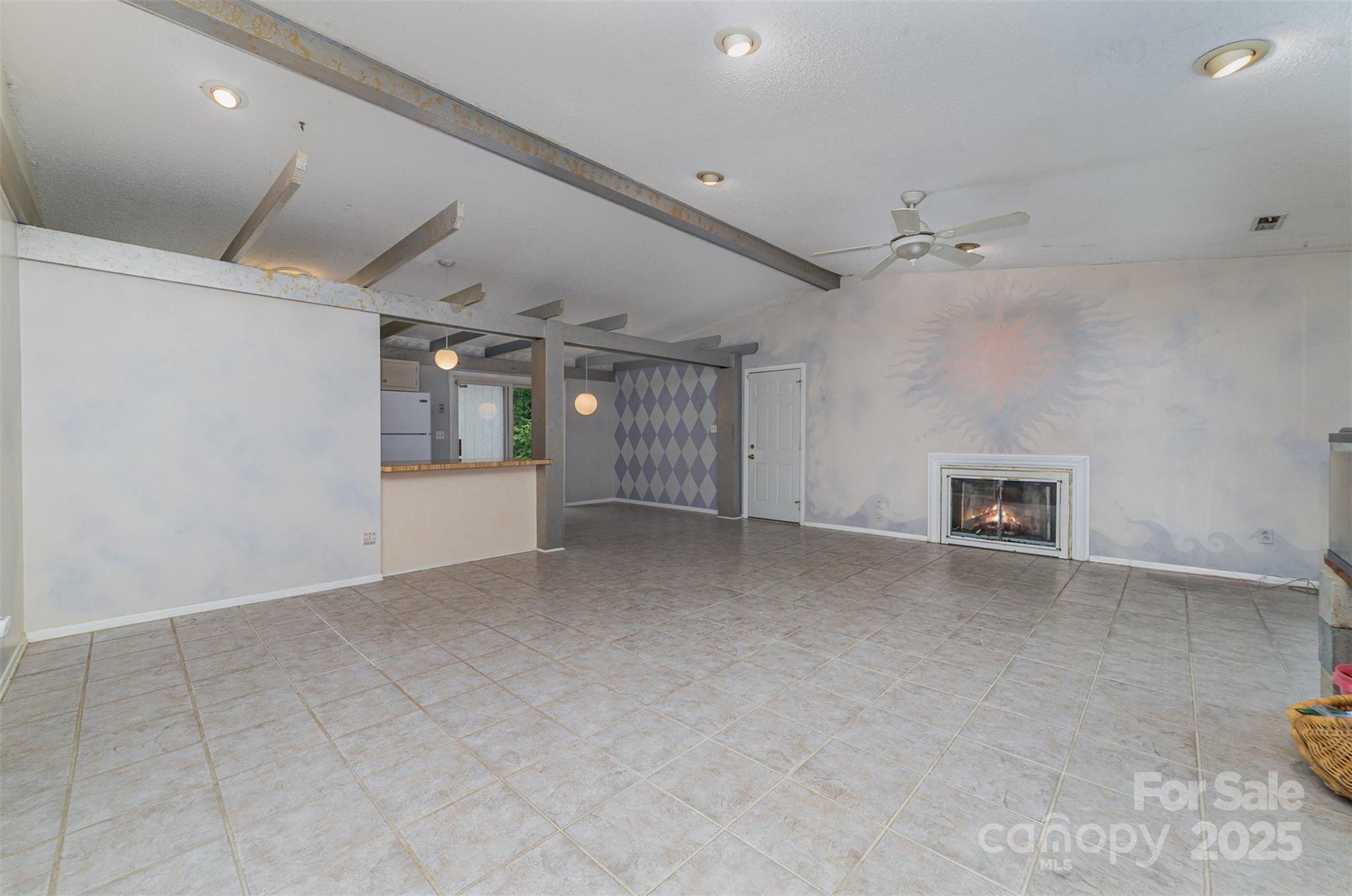 6443 Round Hill Road