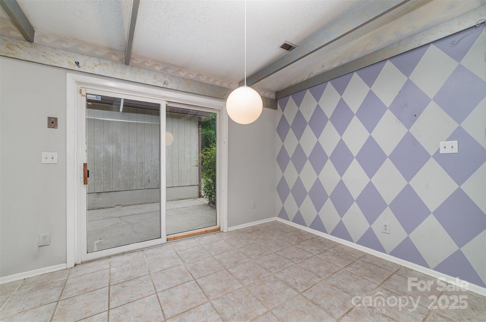 6443 Round Hill Road