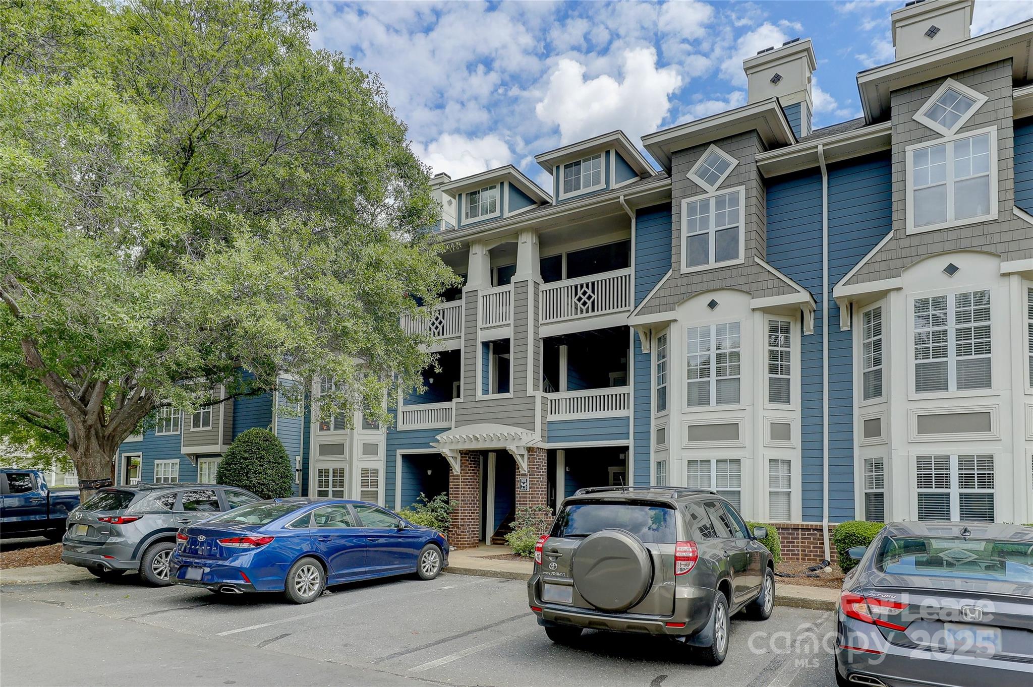 501 Olmsted Park Place Unit: F