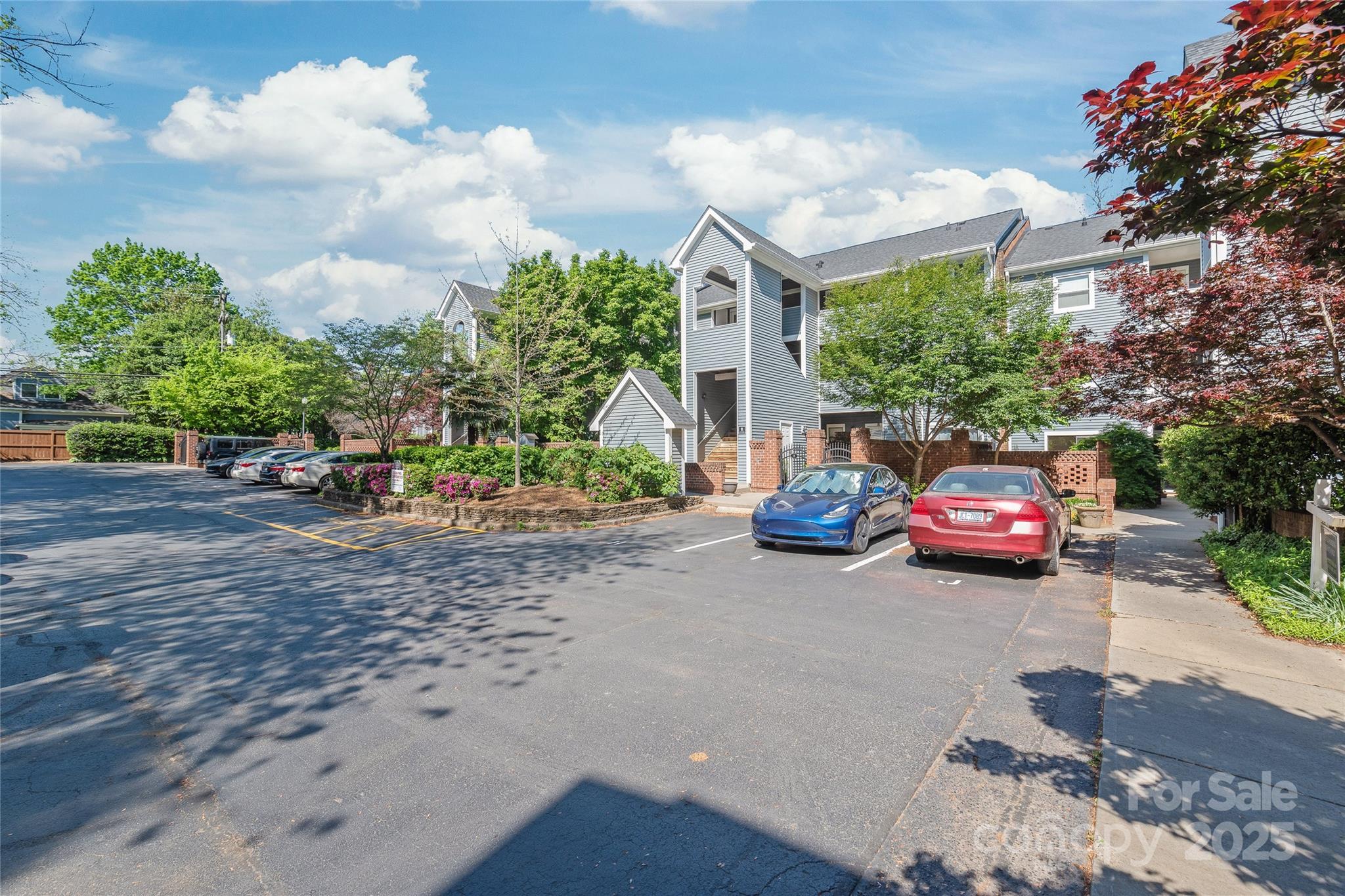 300 E Park Avenue Unit: 16
