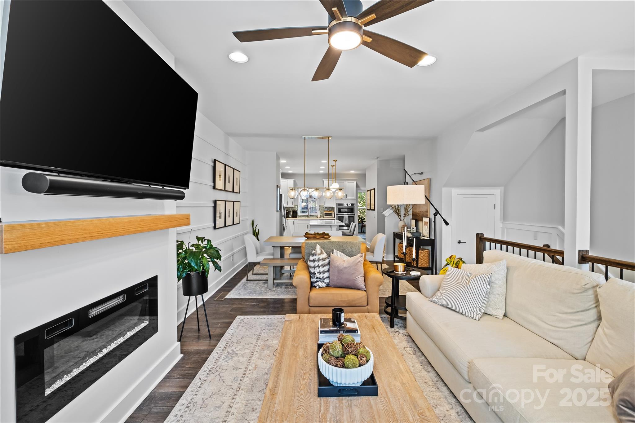 2863 Grand Union Way