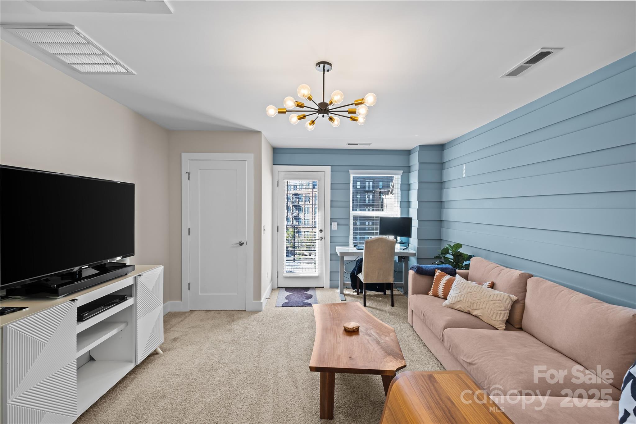 2863 Grand Union Way