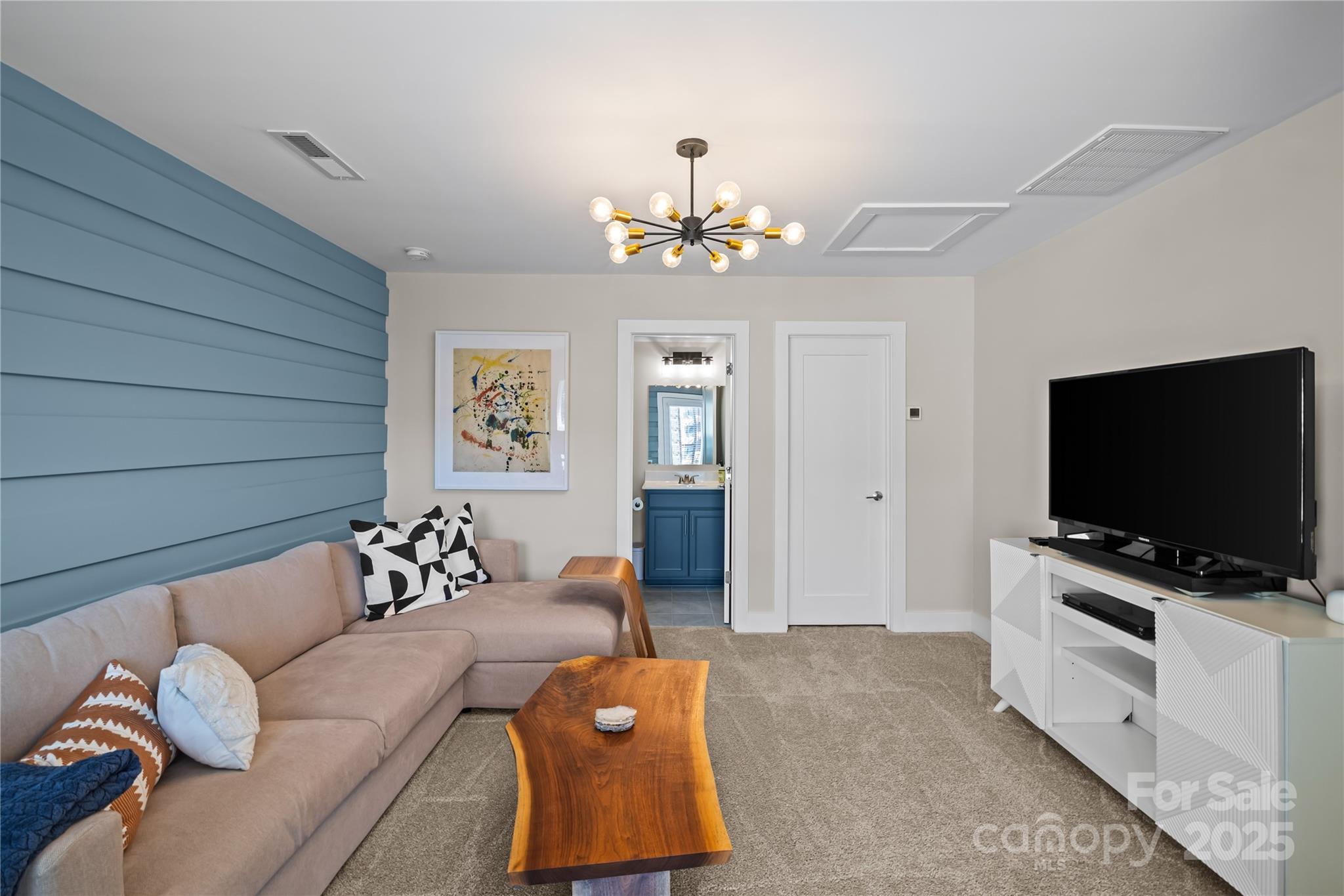 2863 Grand Union Way