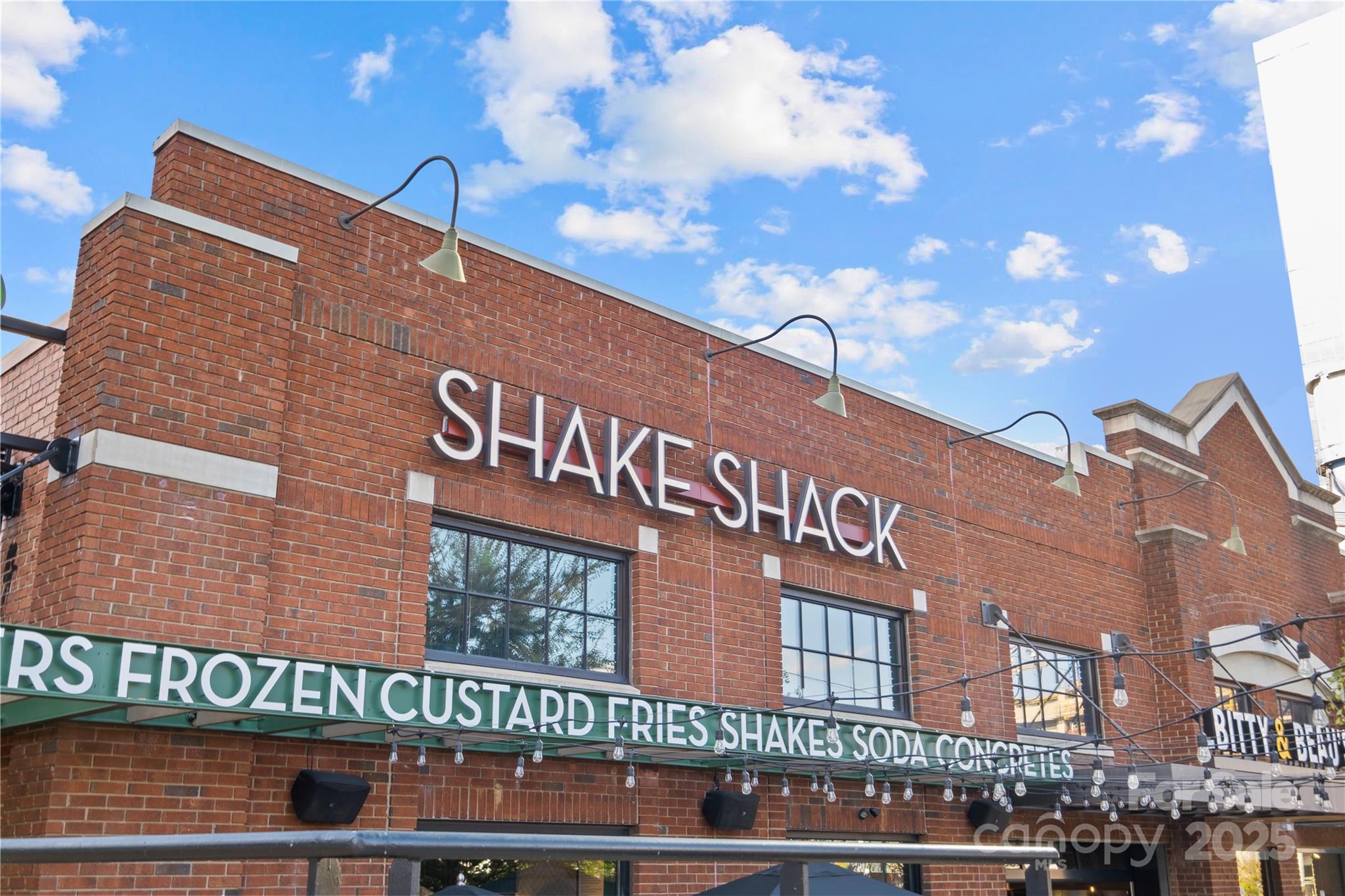 2863 Grand Union Way