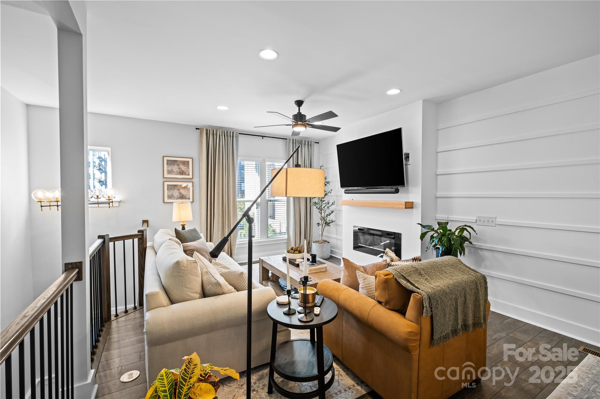 2863 Grand Union Way