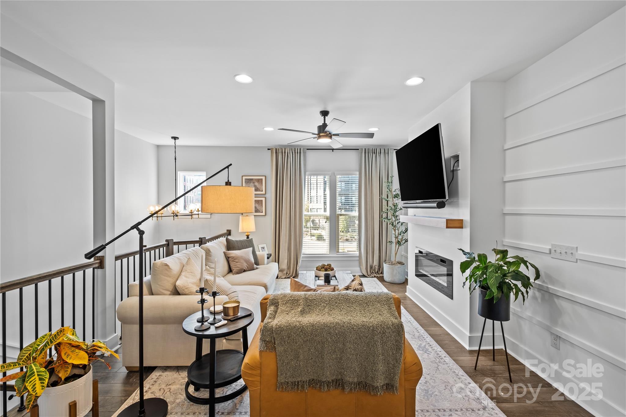 2863 Grand Union Way