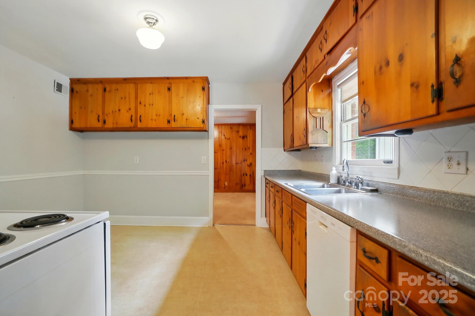 4220 Castlewood Road