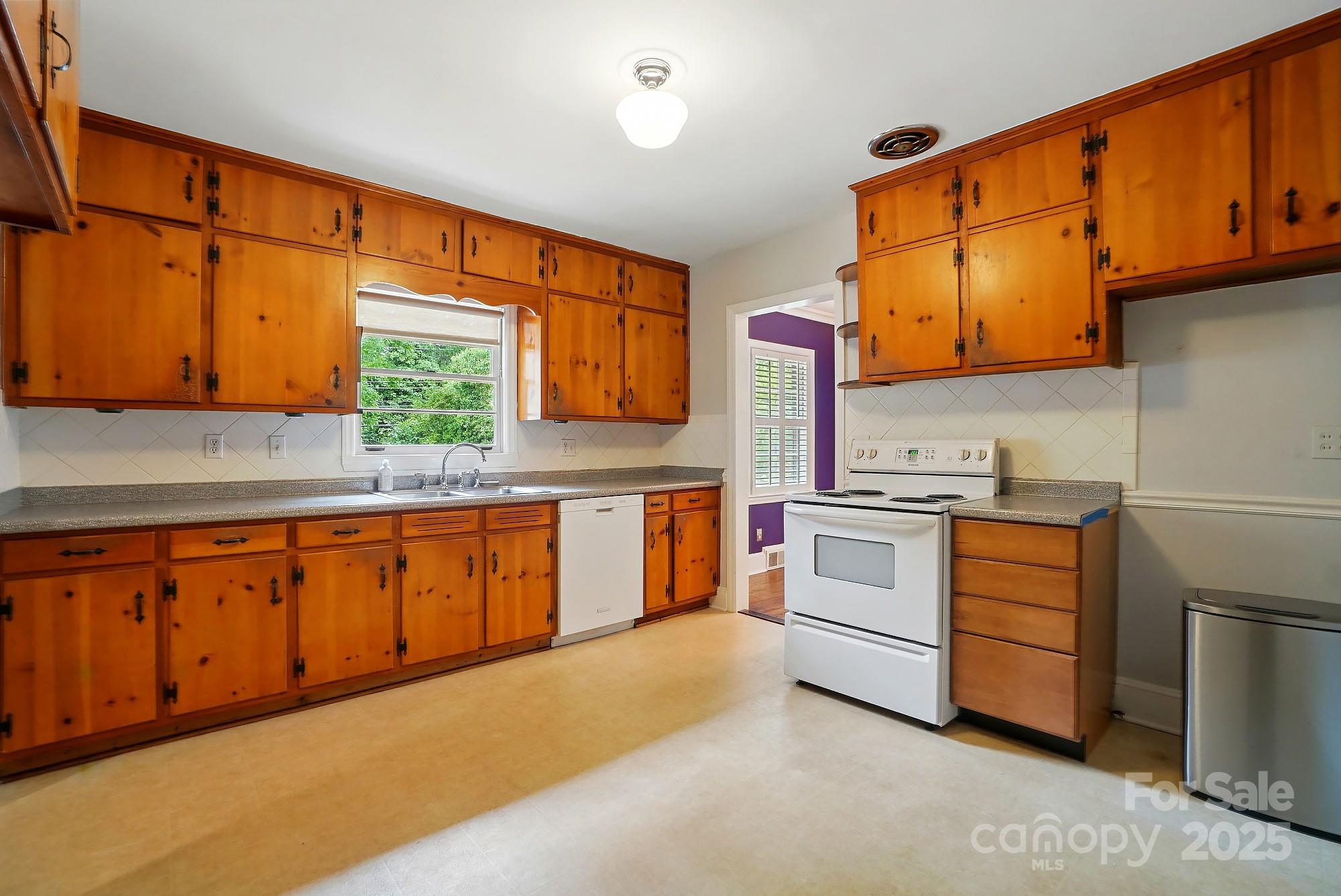 4220 Castlewood Road