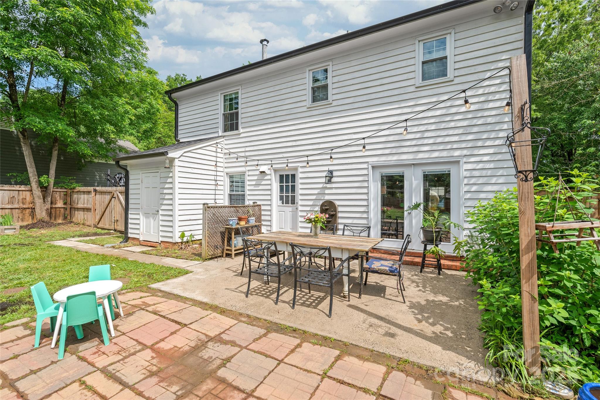 618 Heathermoor Court