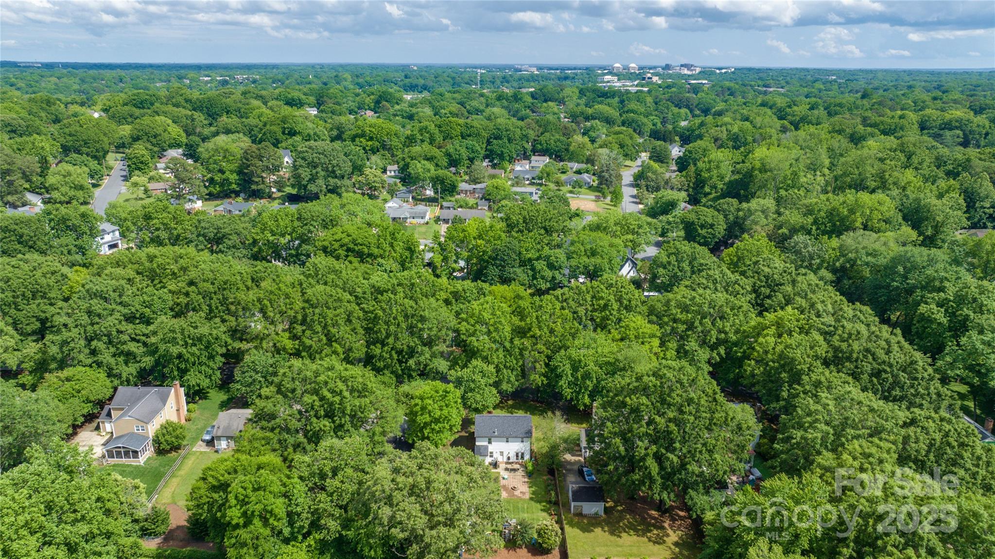 618 Heathermoor Court