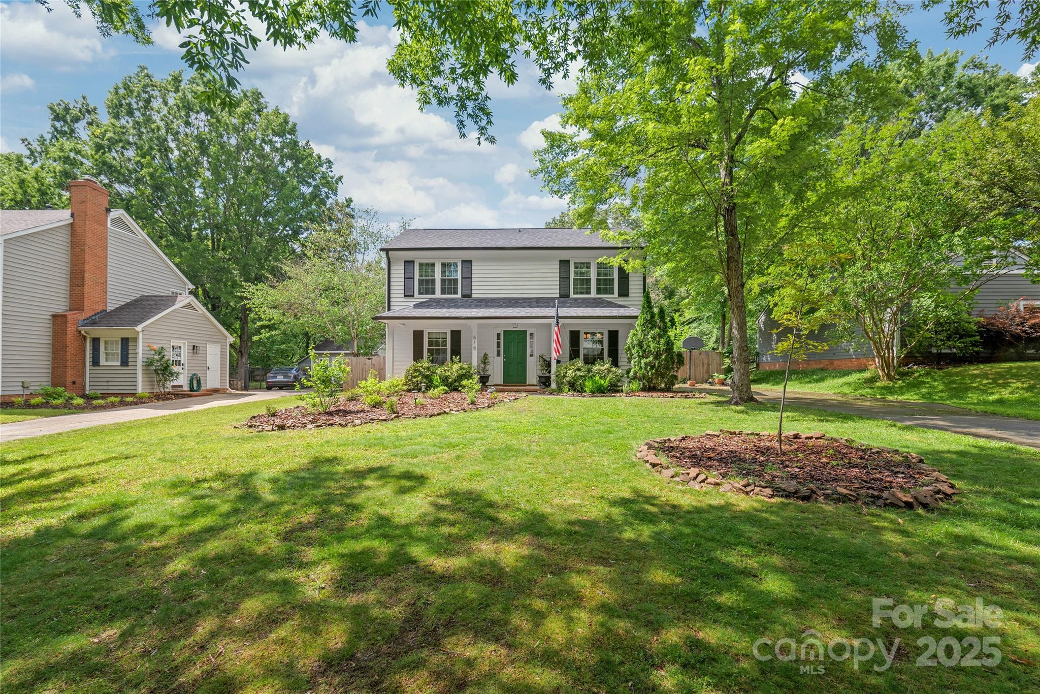 618 Heathermoor Court