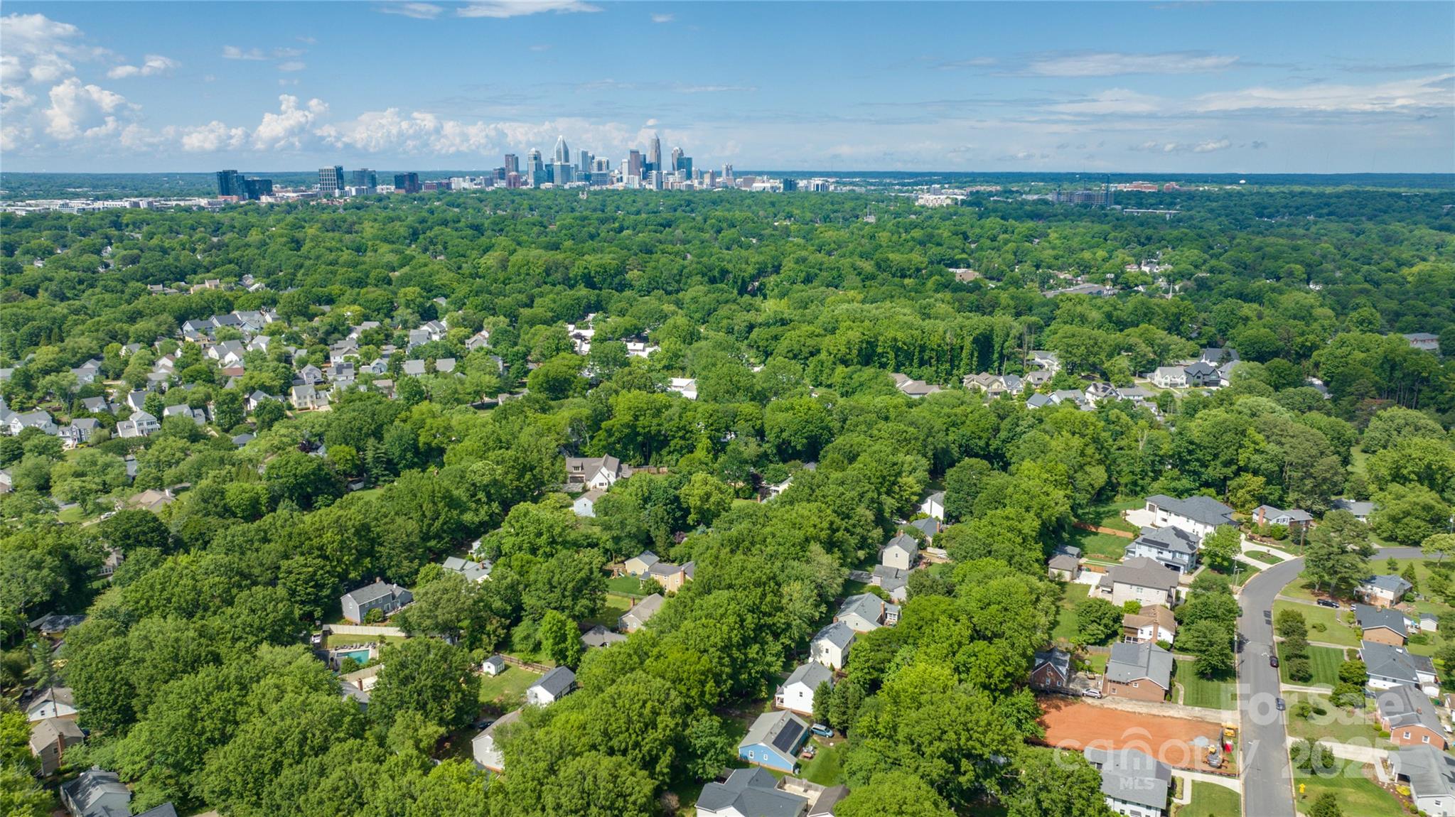 618 Heathermoor Court