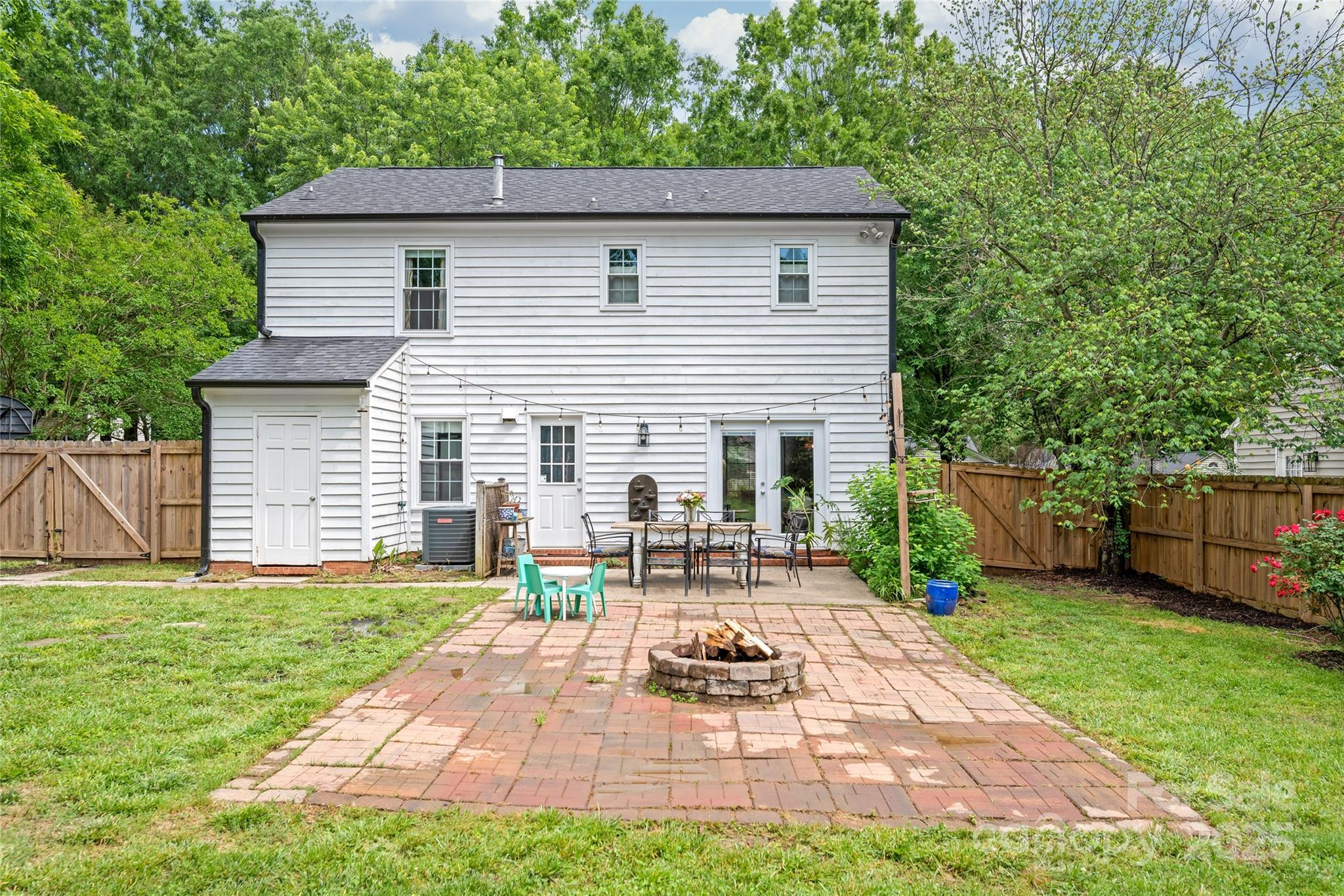 618 Heathermoor Court