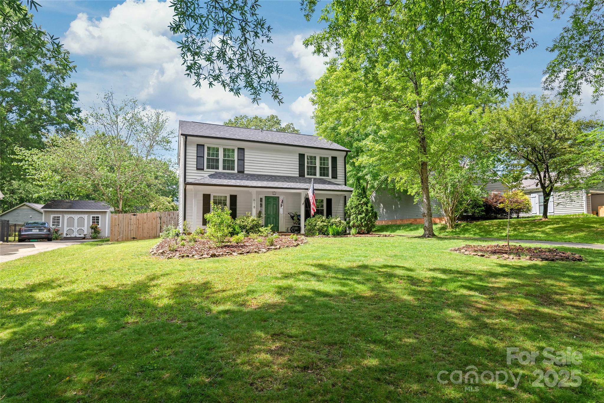 618 Heathermoor Court