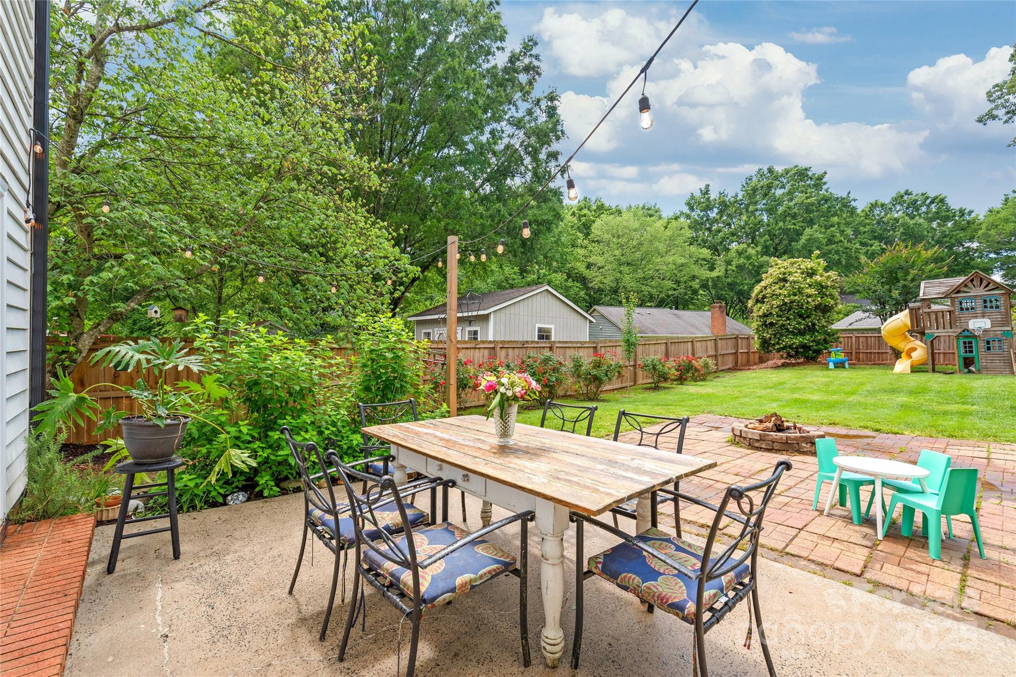 618 Heathermoor Court