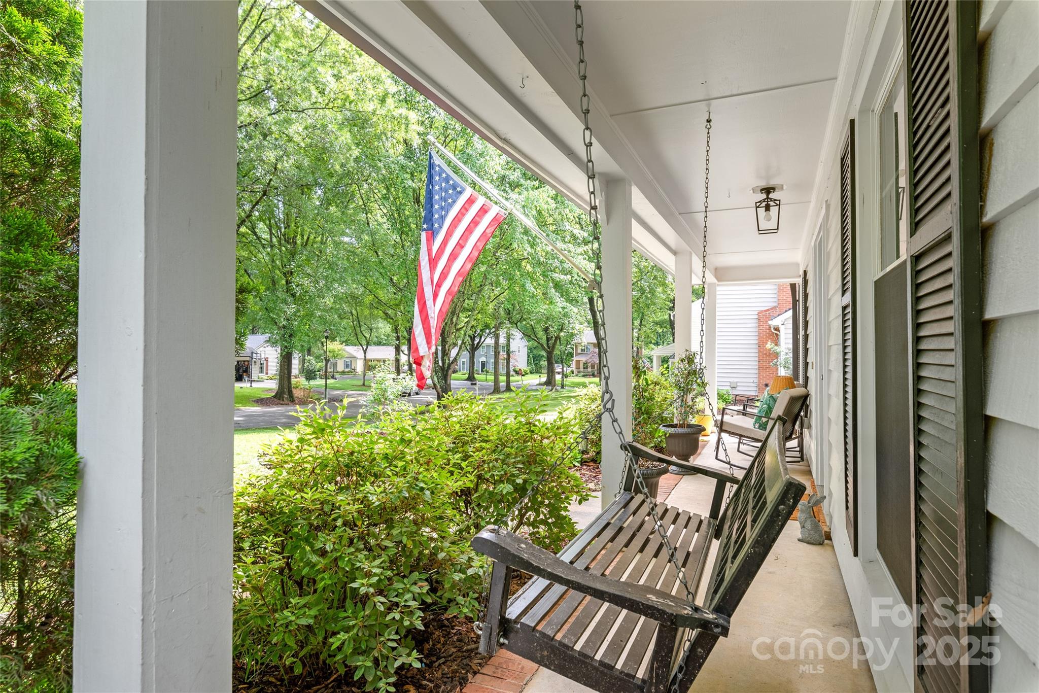 618 Heathermoor Court