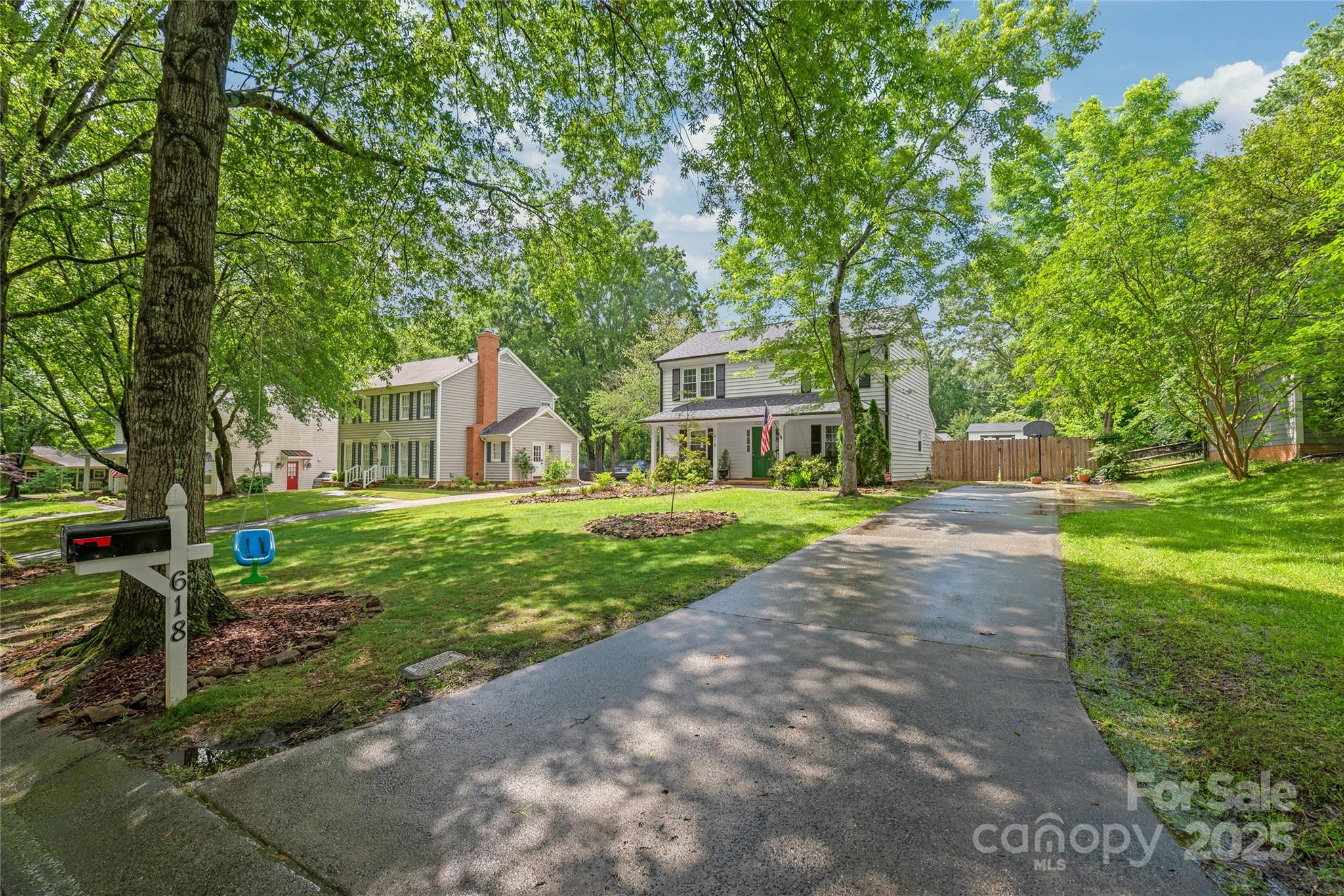 618 Heathermoor Court