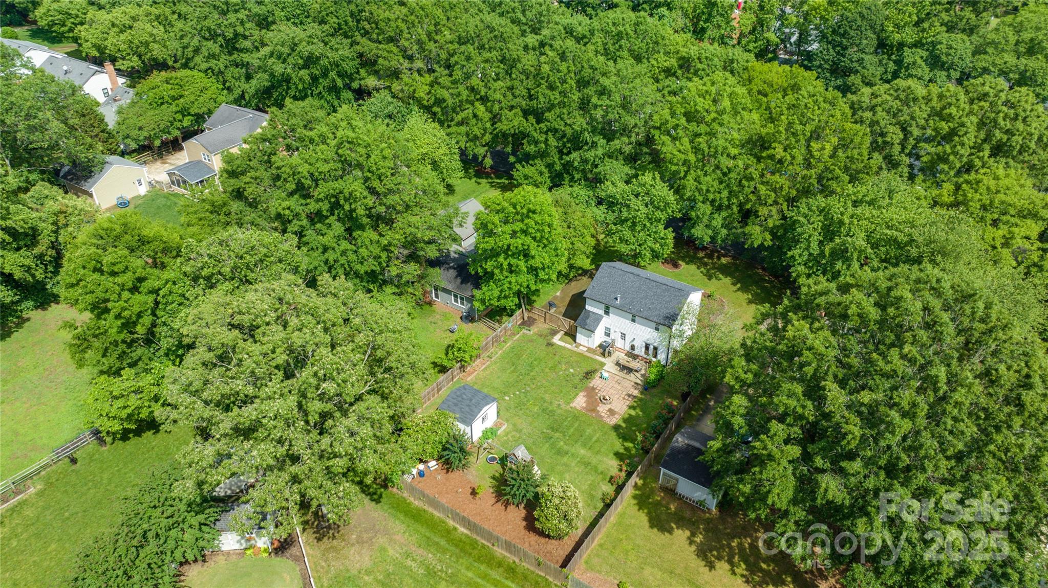 618 Heathermoor Court