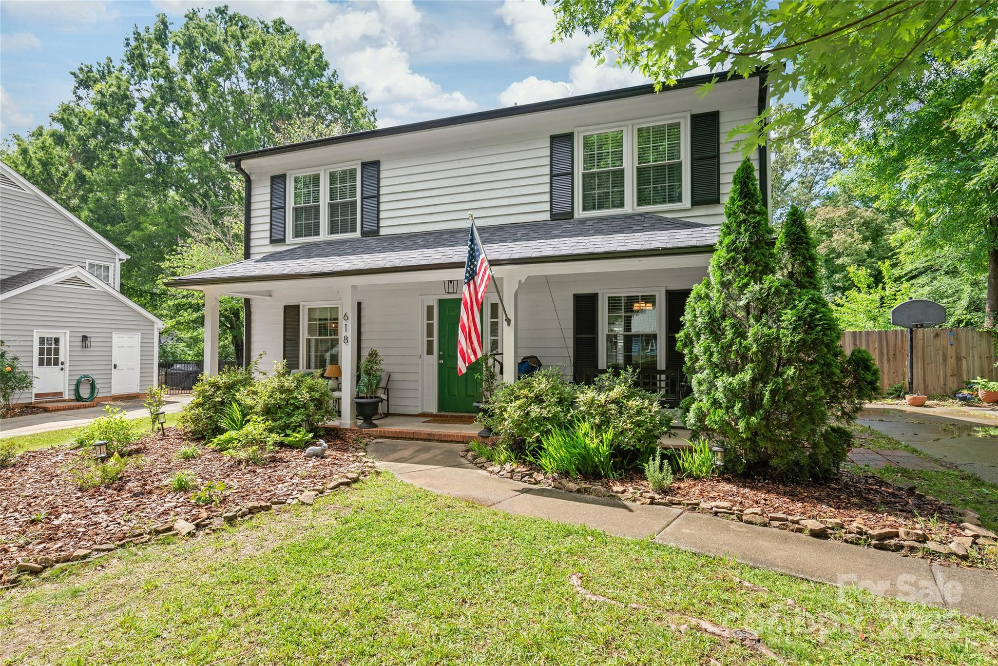 618 Heathermoor Court