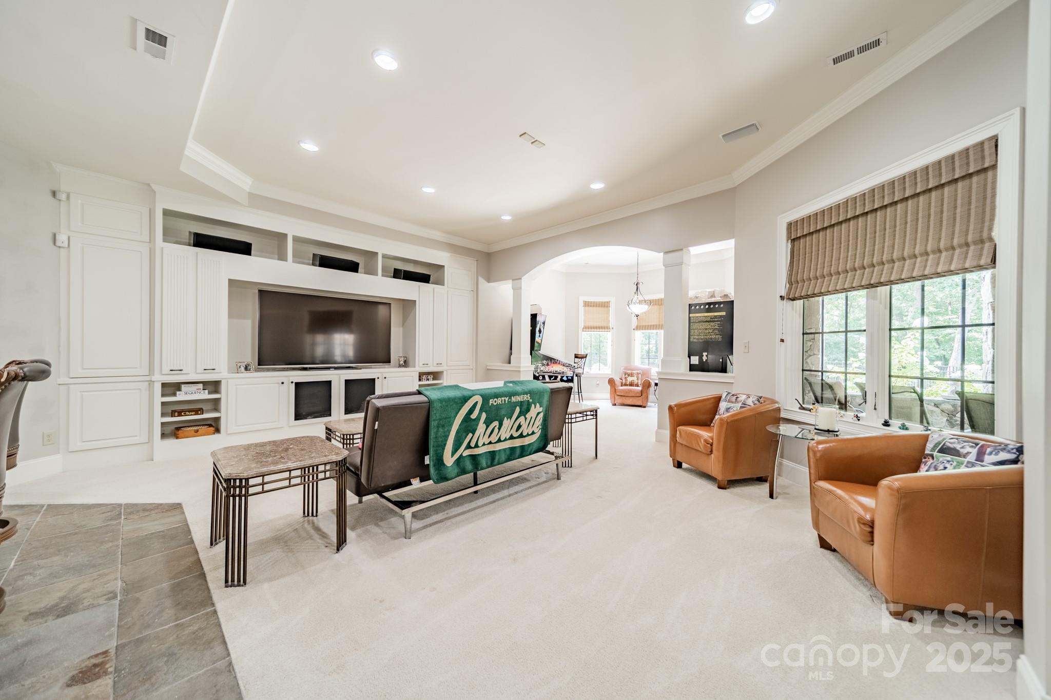 1032 Seminole Drive