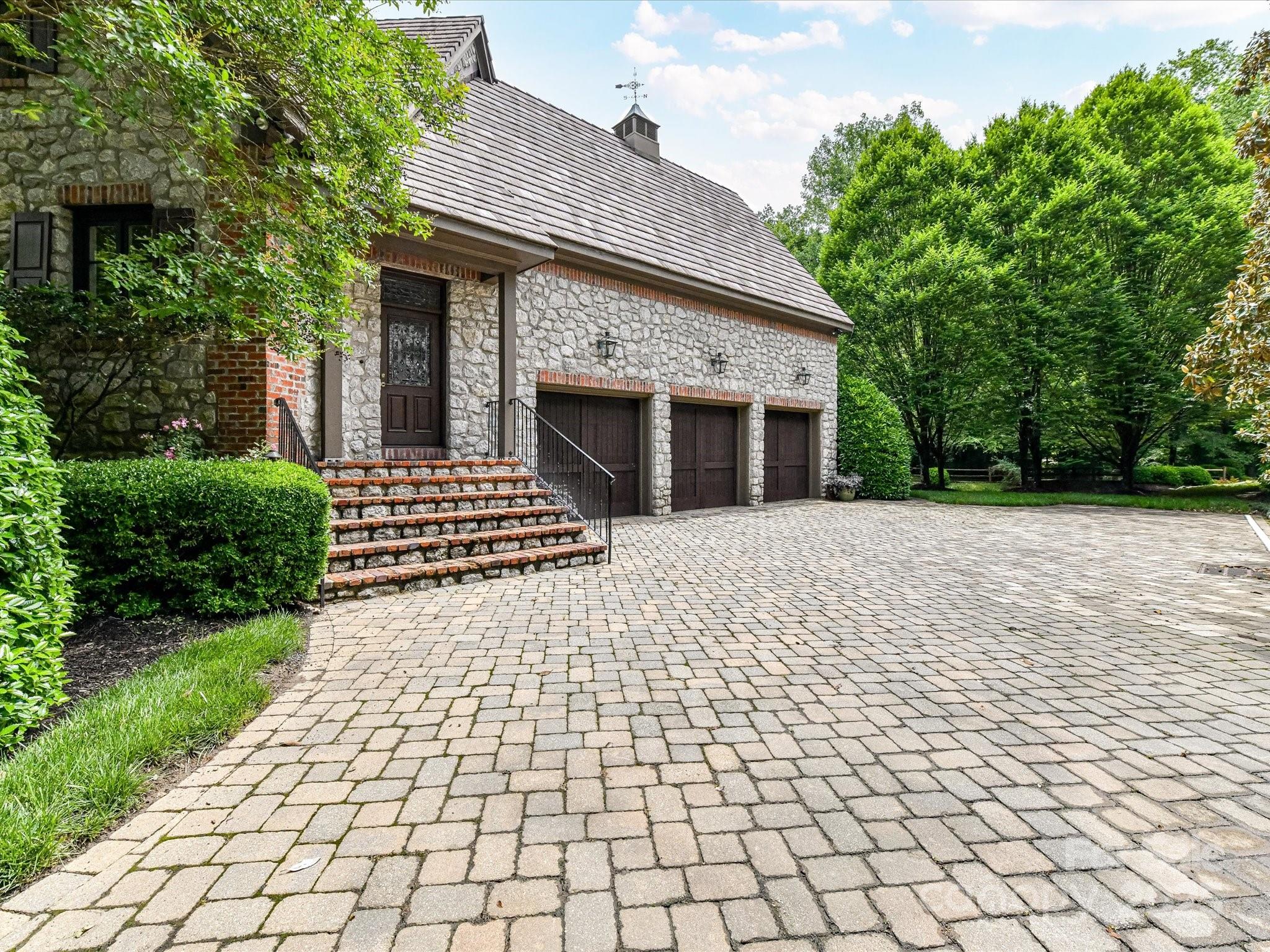 2240 La Maison Drive