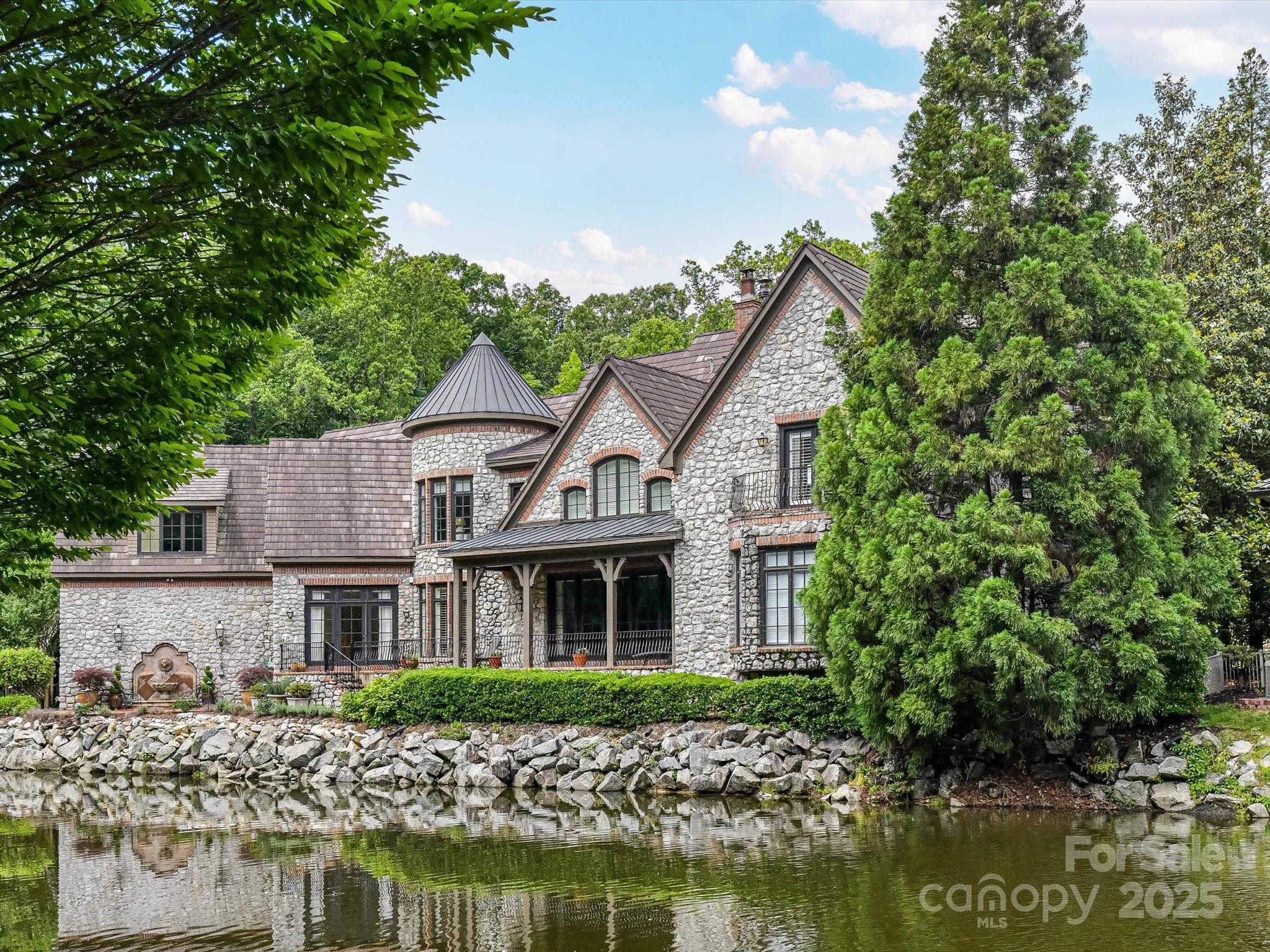 2240 La Maison Drive