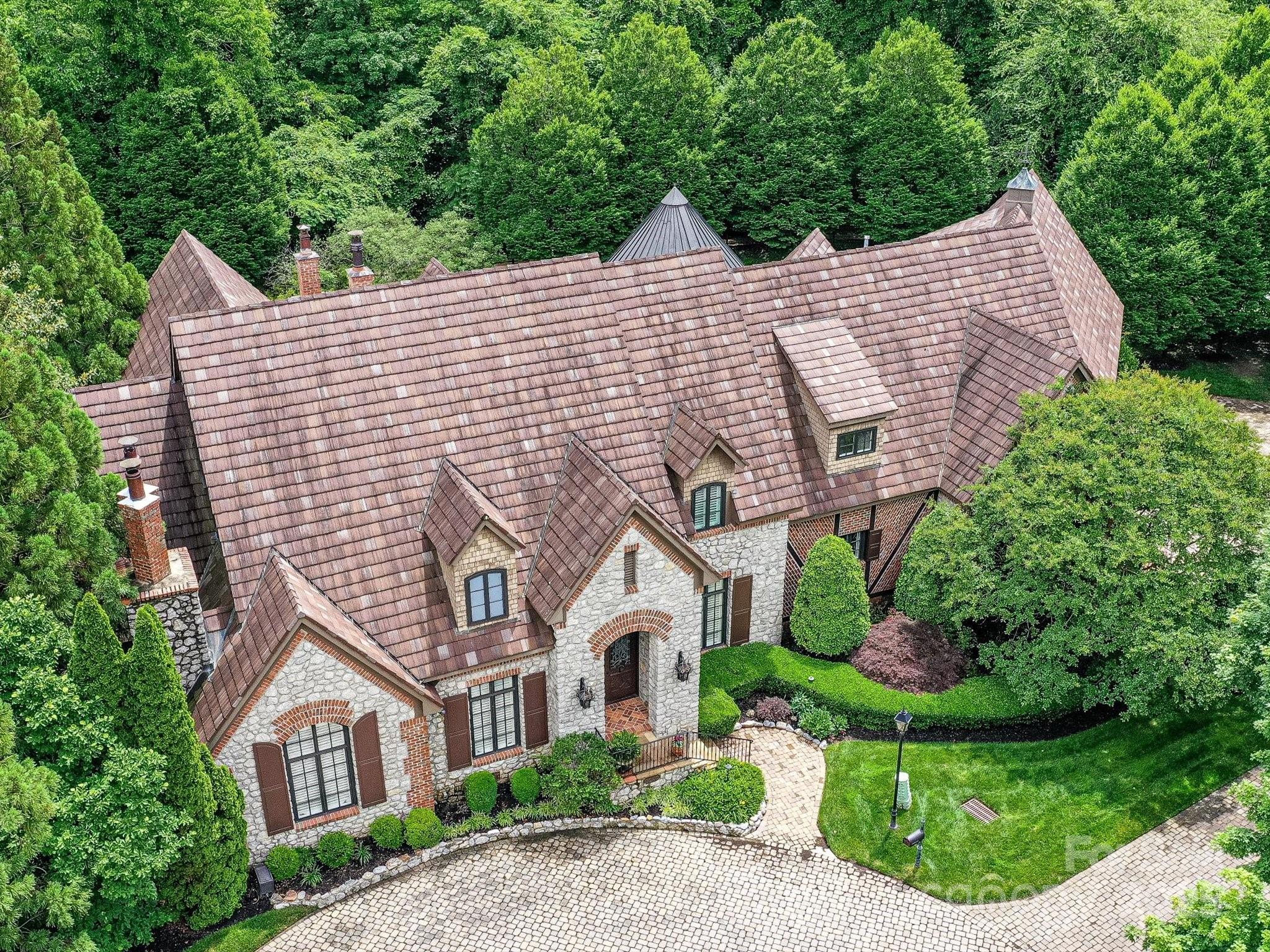 2240 La Maison Drive