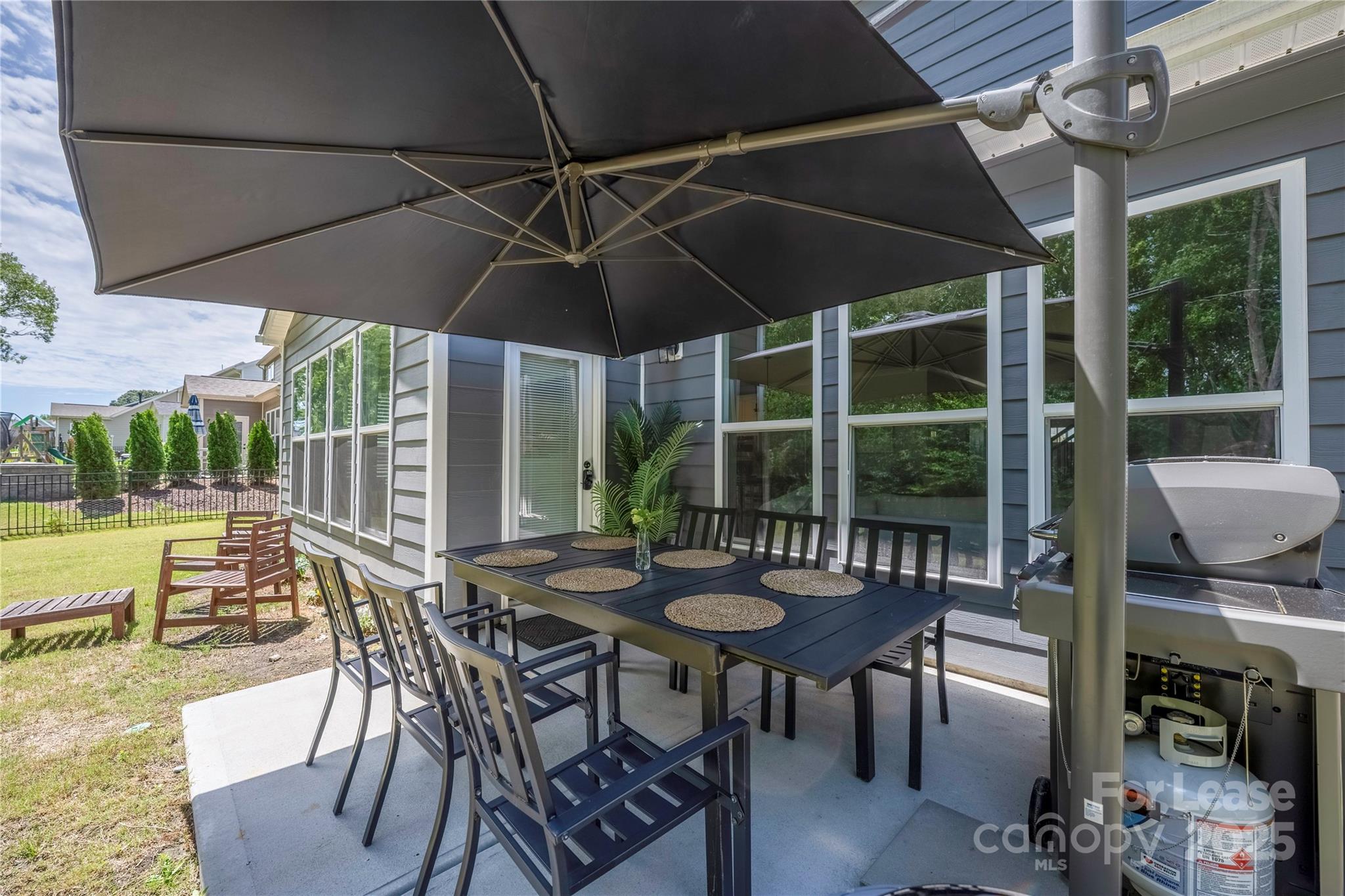 1218 Regions Boulevard