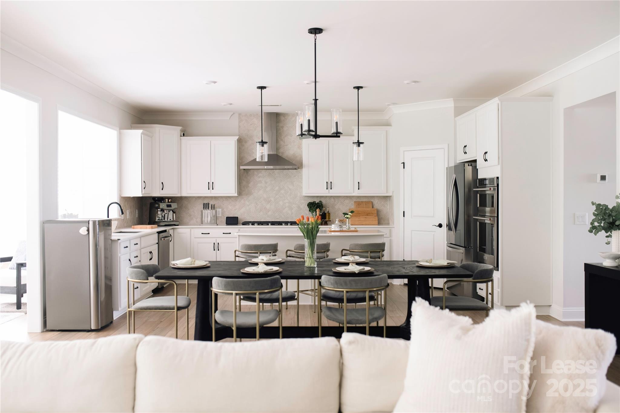 1218 Regions Boulevard