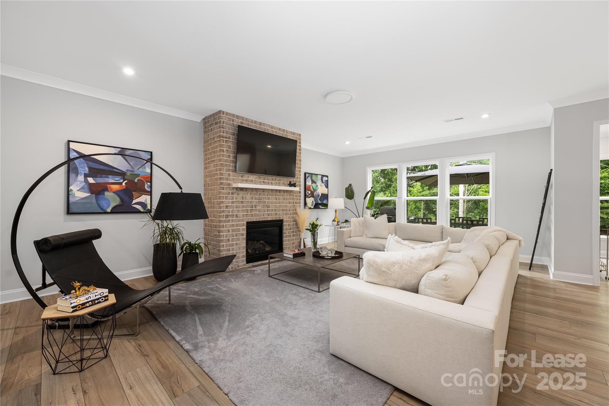 1218 Regions Boulevard