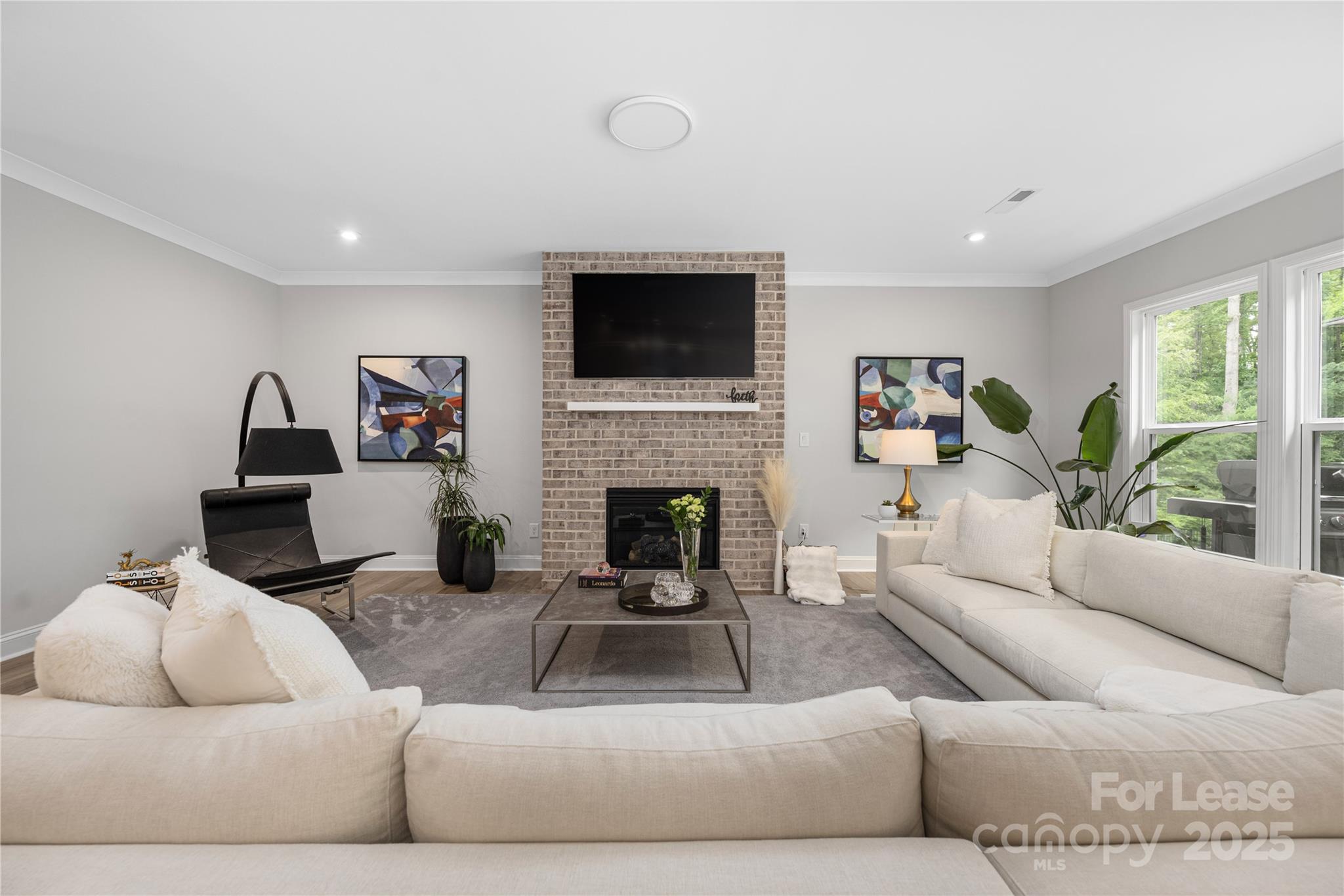 1218 Regions Boulevard