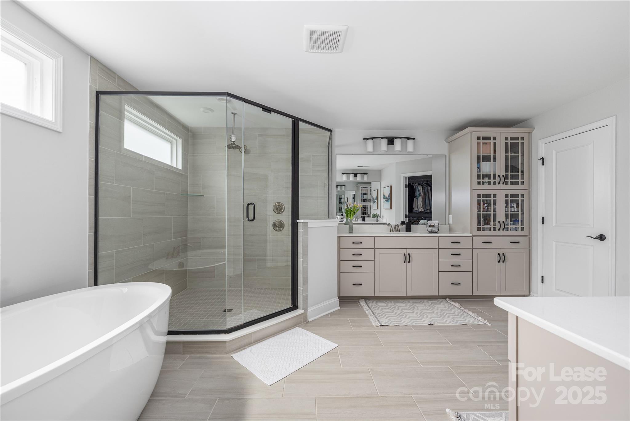 1218 Regions Boulevard