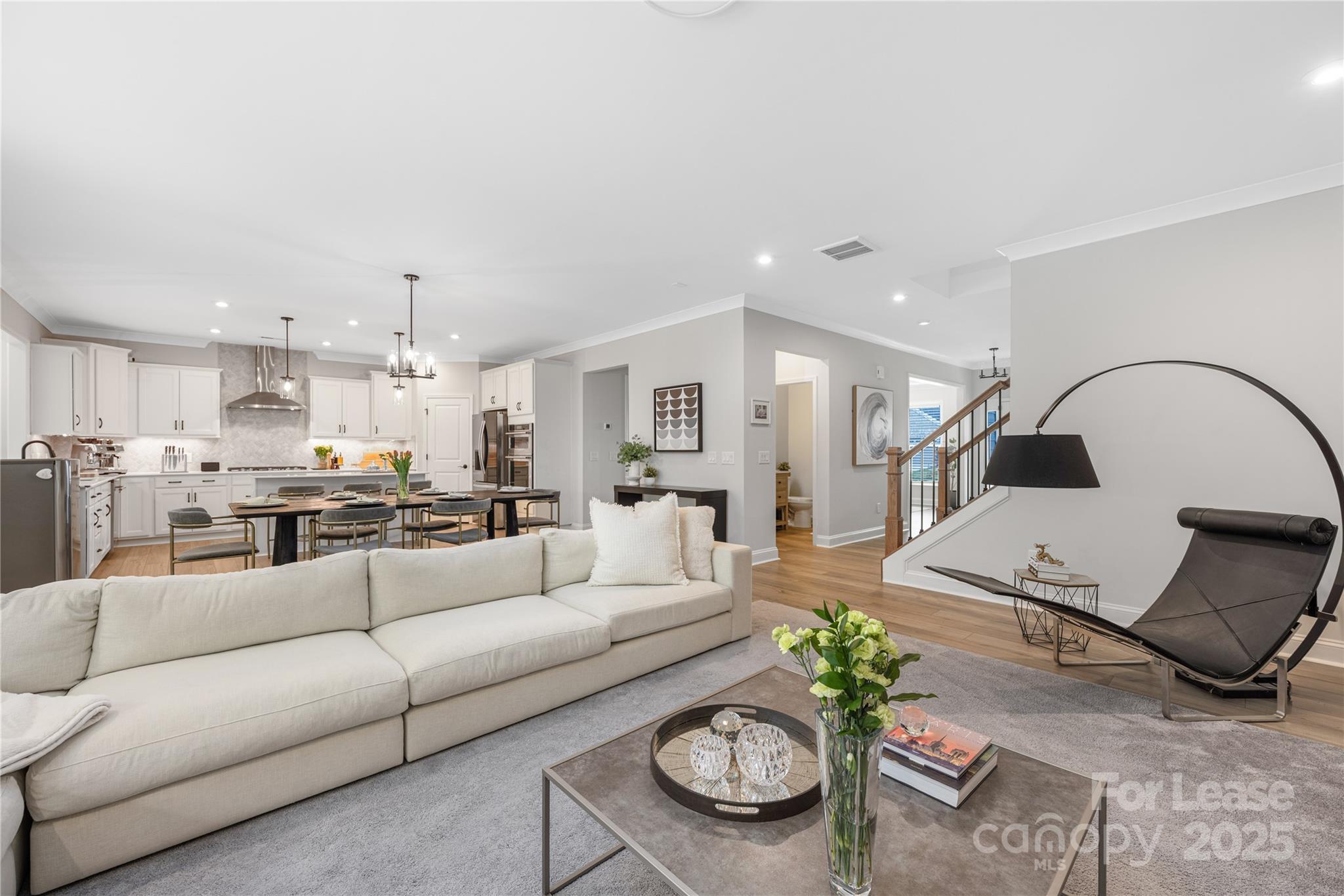 1218 Regions Boulevard