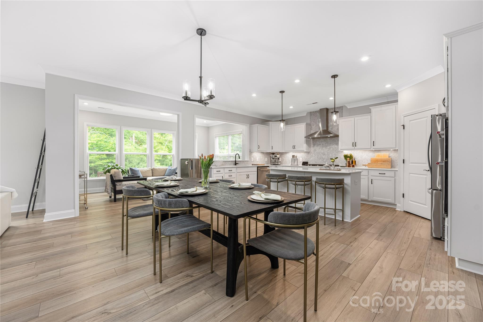 1218 Regions Boulevard