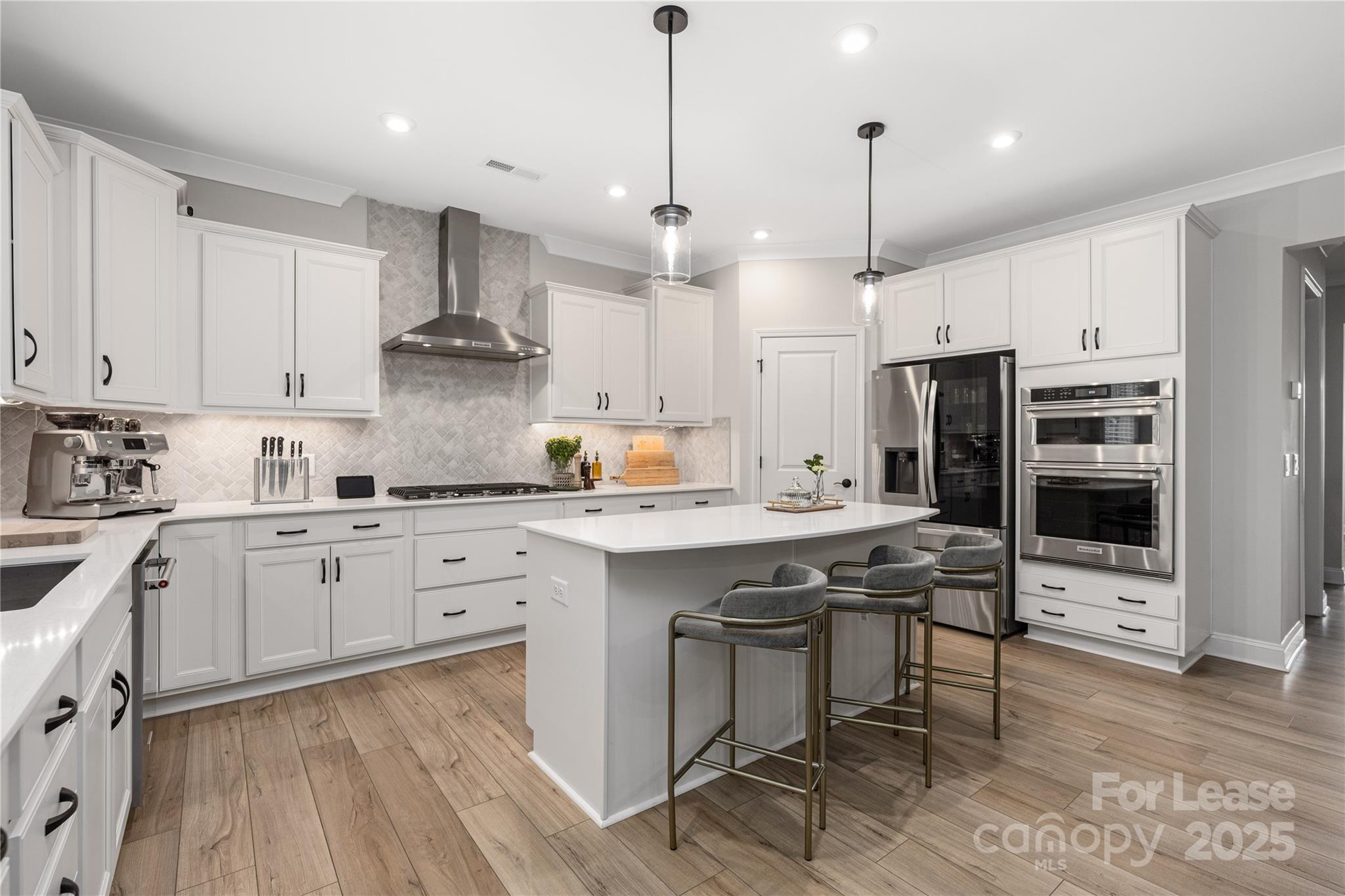 1218 Regions Boulevard