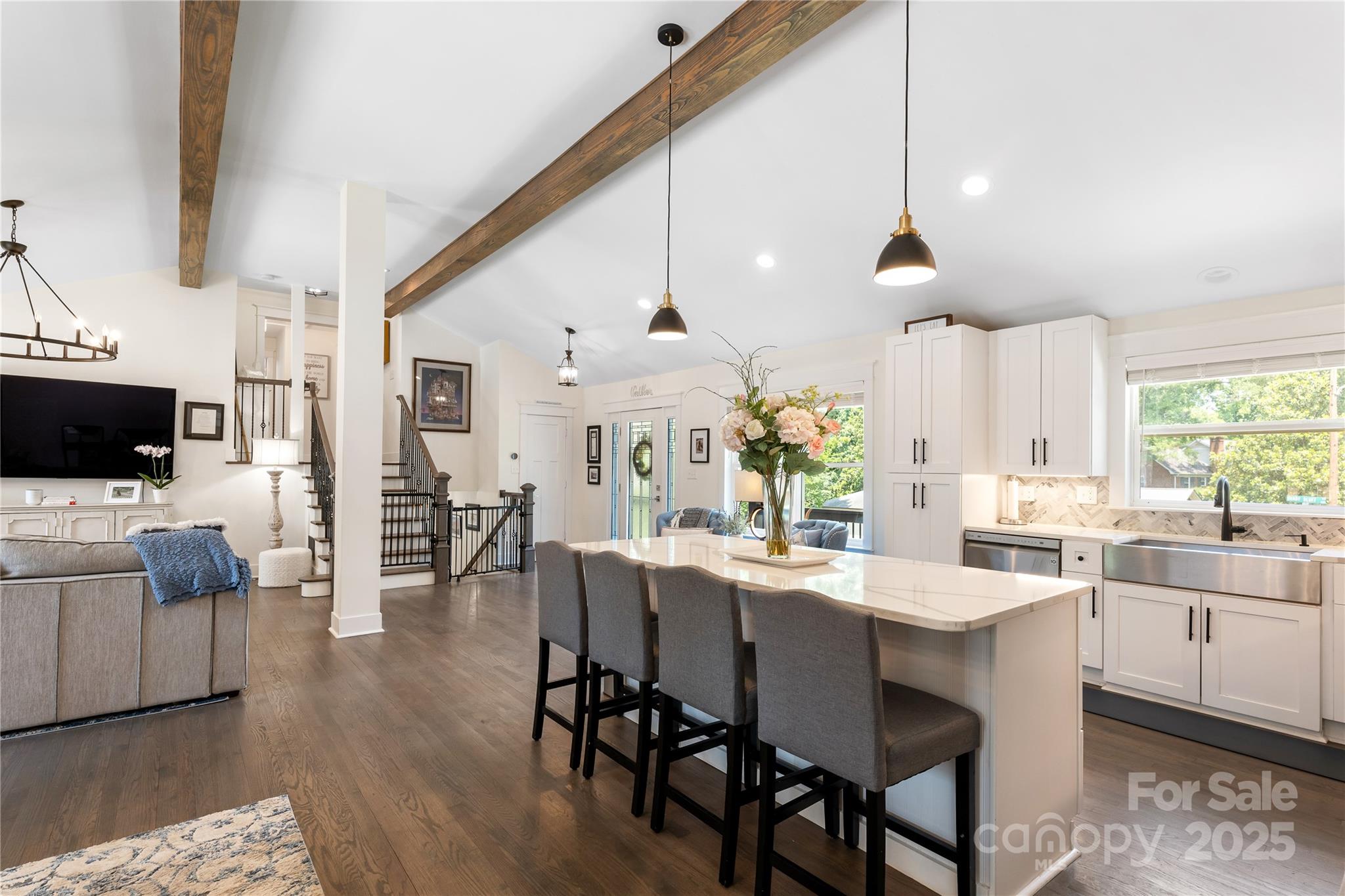 932 Shady Bluff Drive