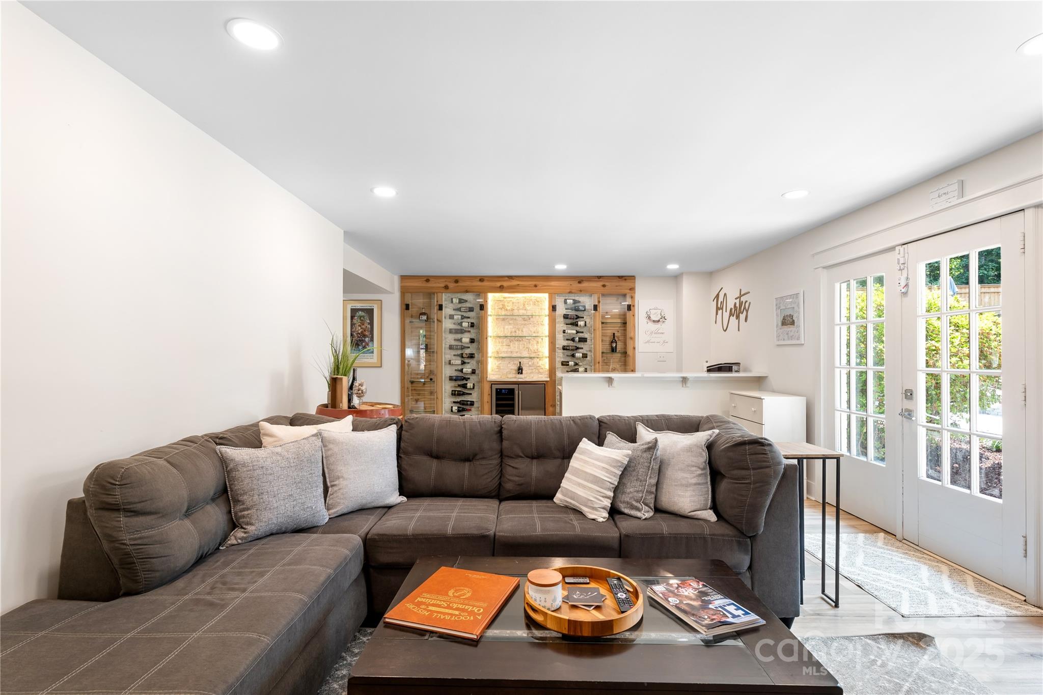 932 Shady Bluff Drive