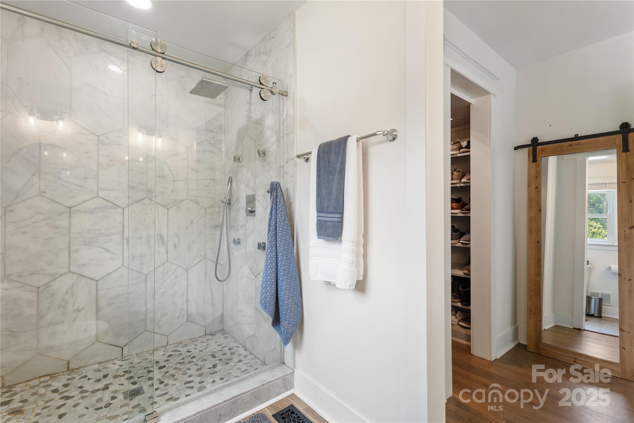 932 Shady Bluff Drive