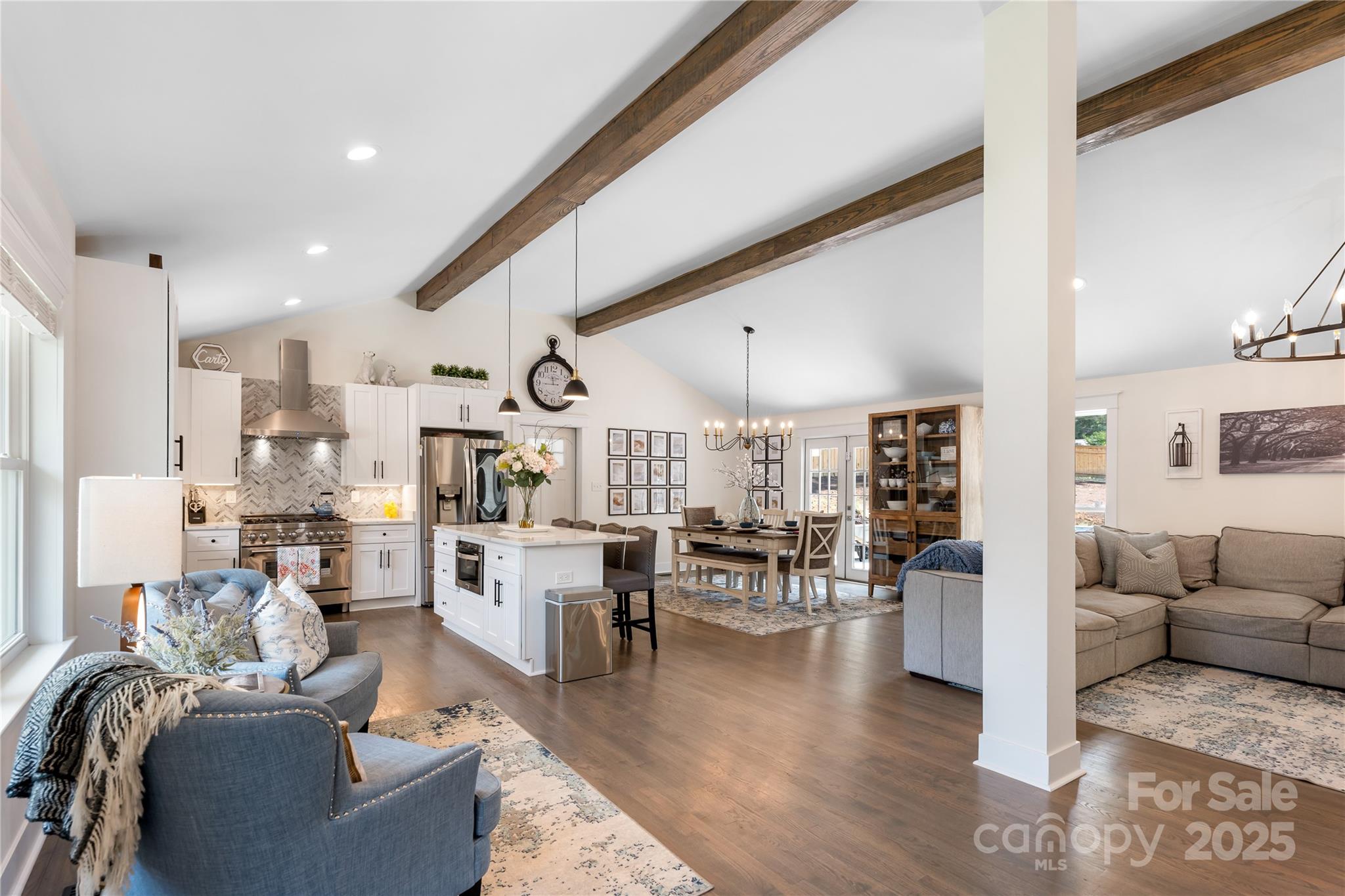 932 Shady Bluff Drive