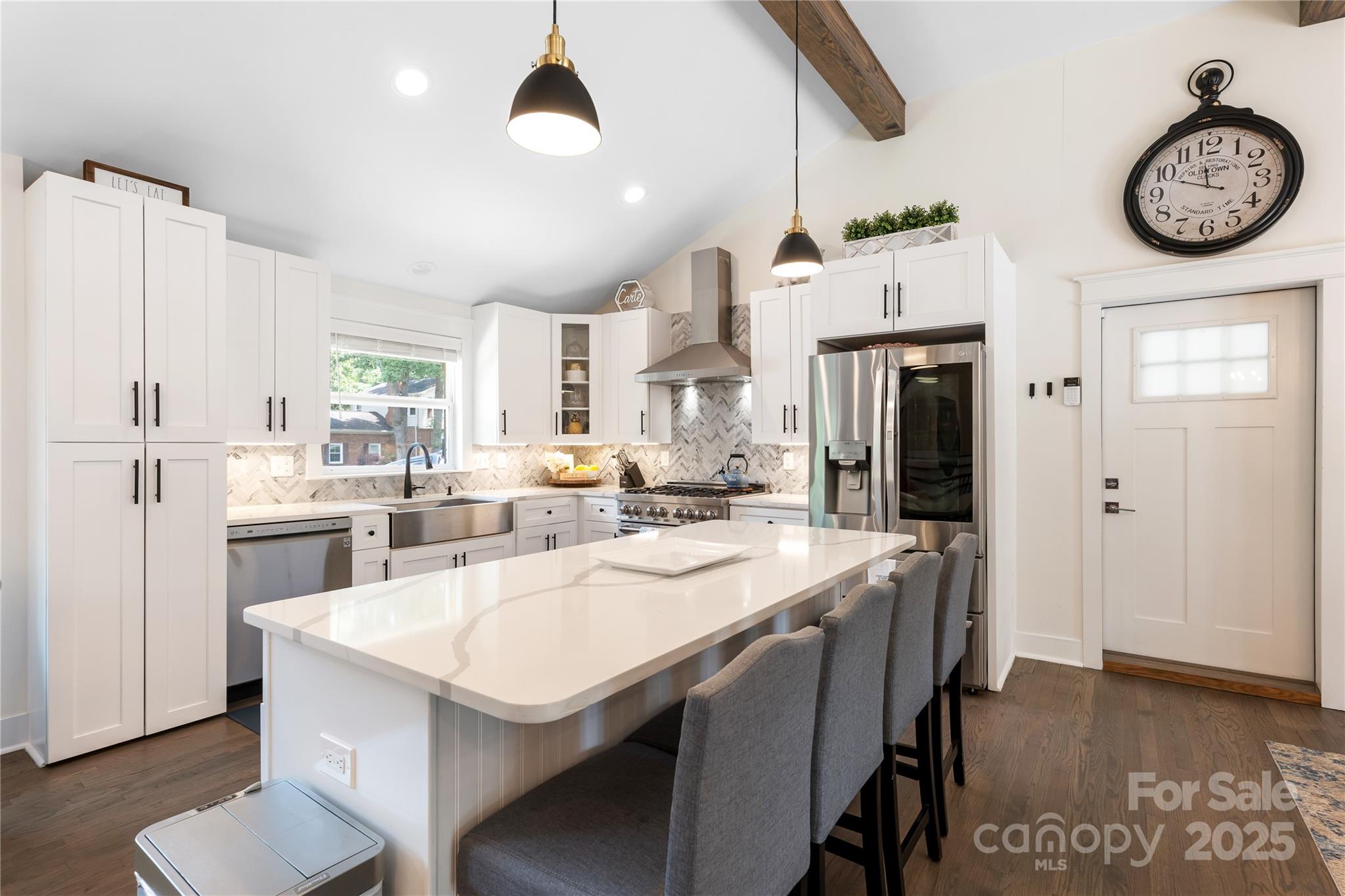 932 Shady Bluff Drive