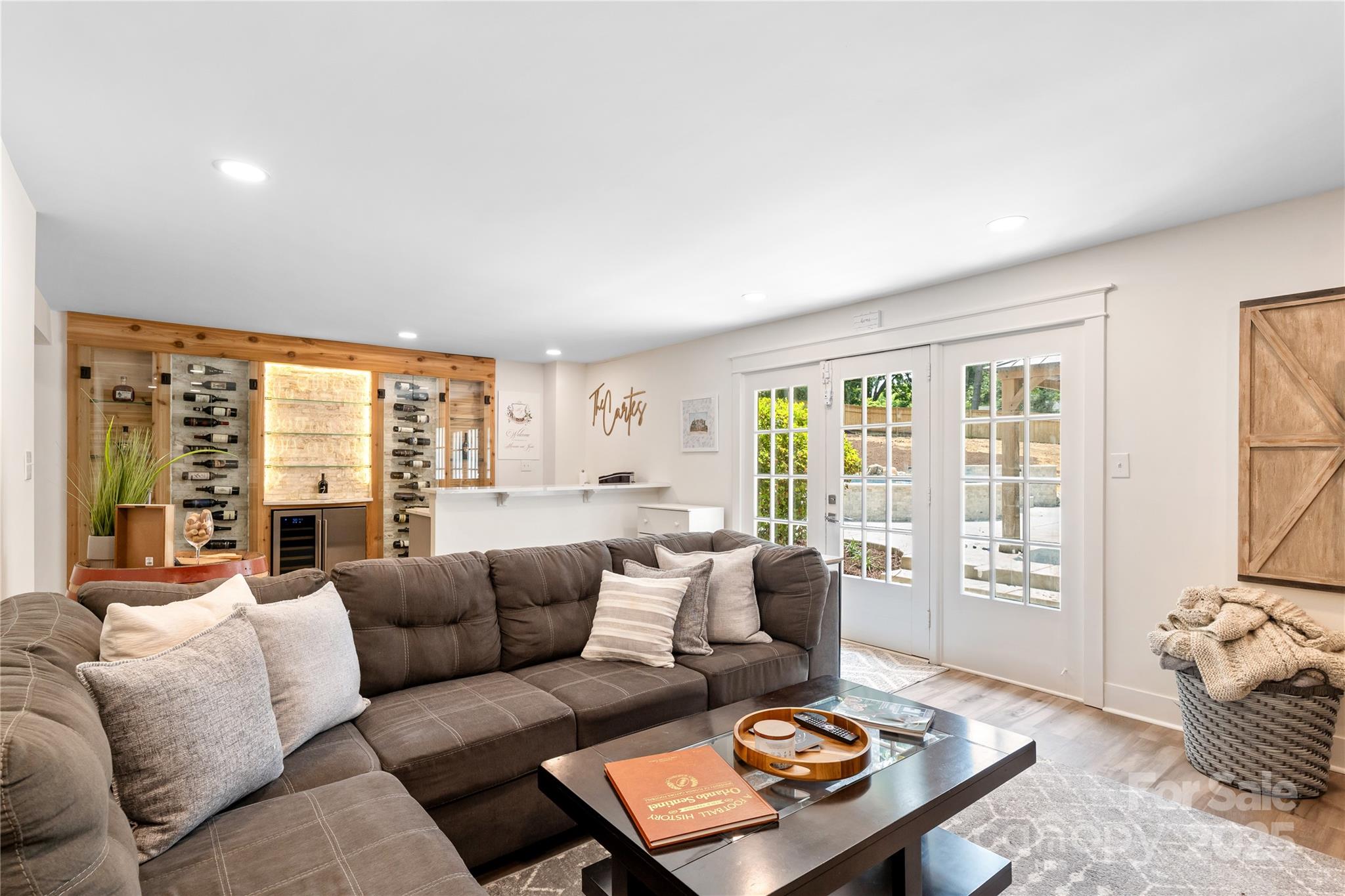 932 Shady Bluff Drive